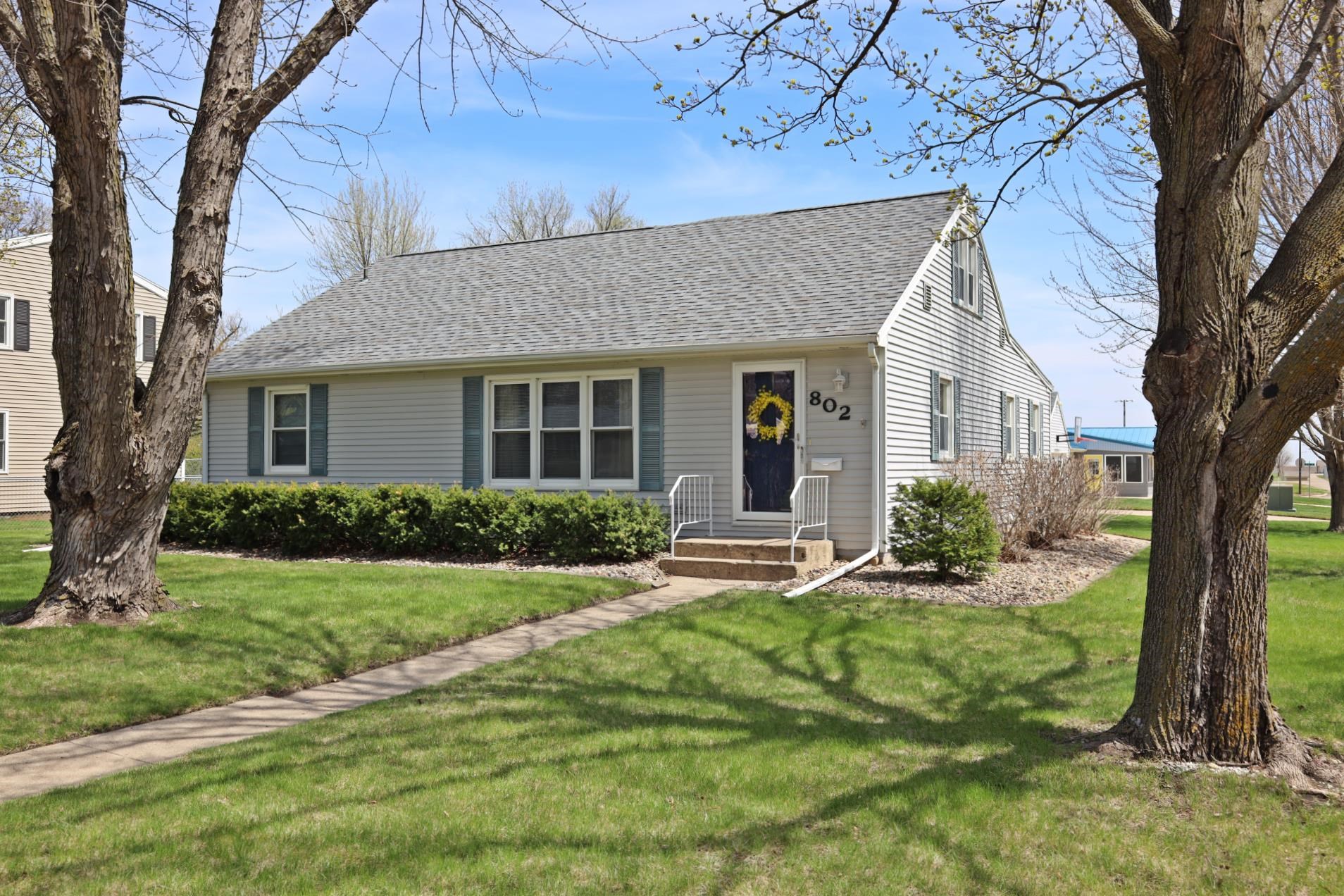 802 14th Street, Estherville, IA 51334 