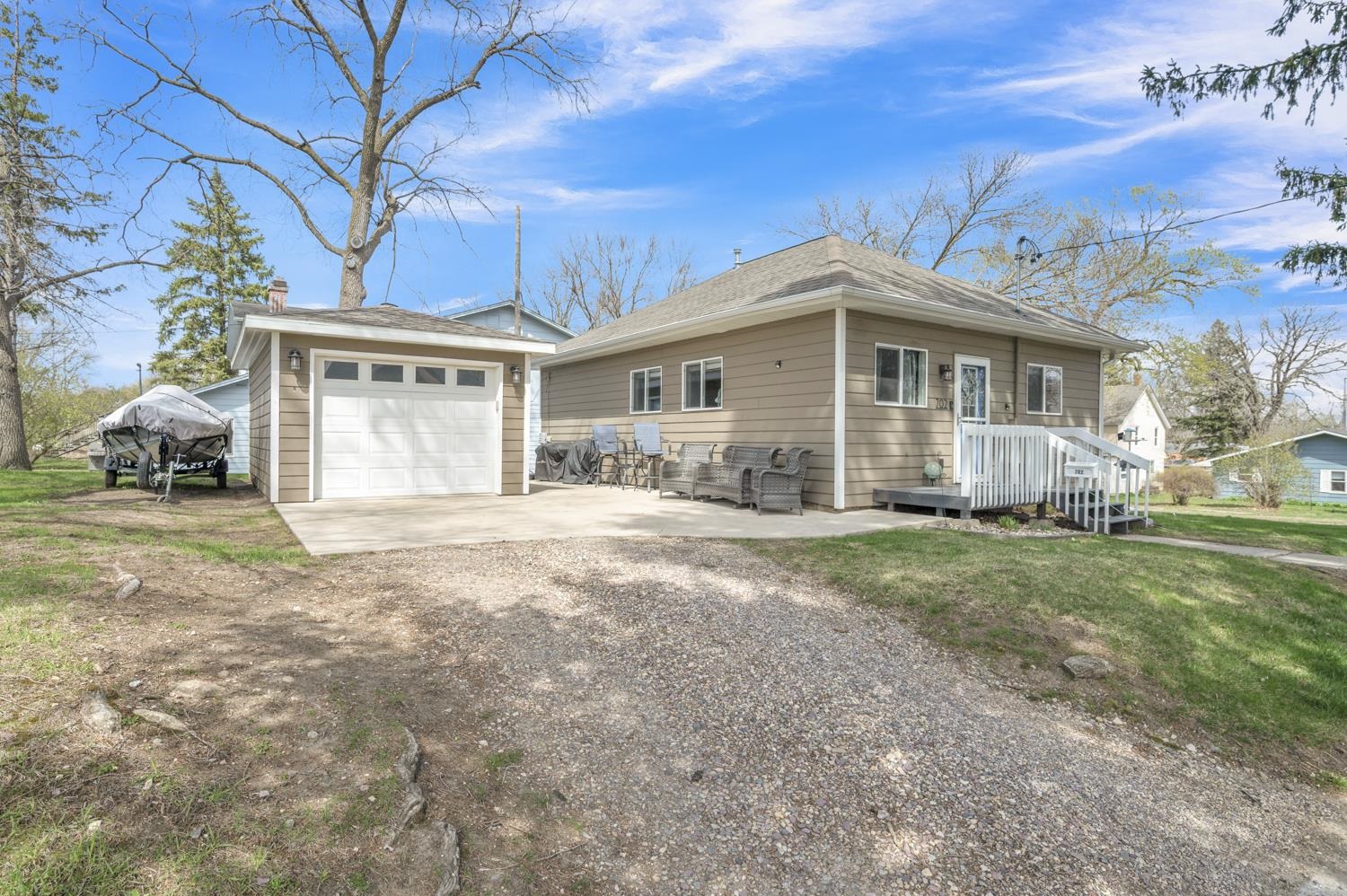 702 15th Street, Spirit Lake, IA 51360 