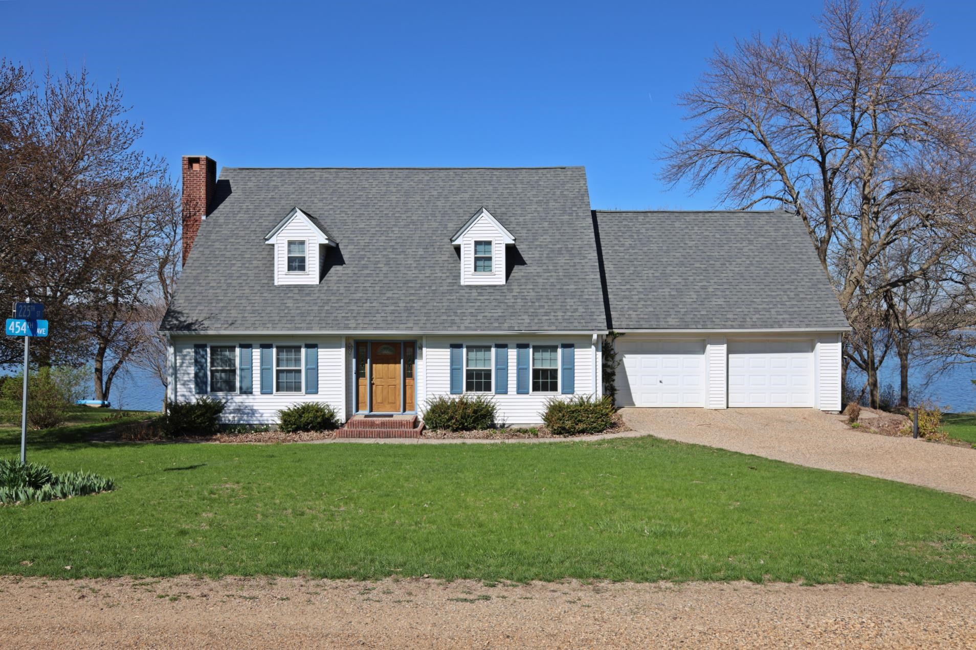 2219 454th Avenue, Wallingford, IA 51365 