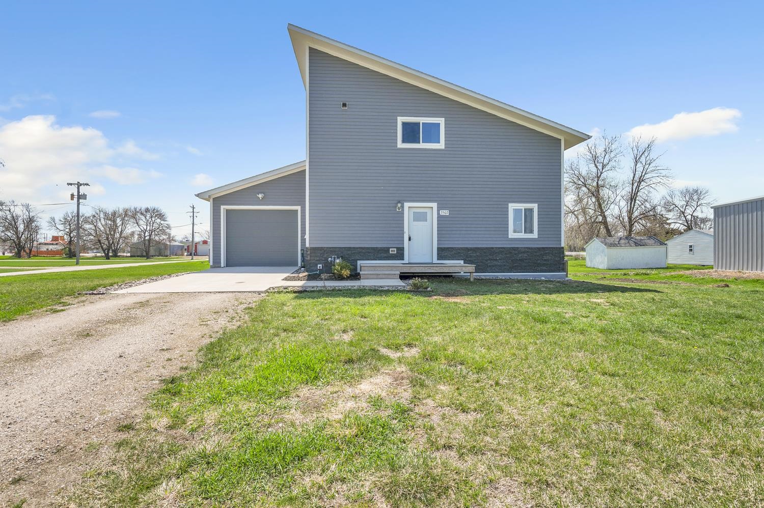 3502 7th Street, Emmetsburg, IA 50536 
