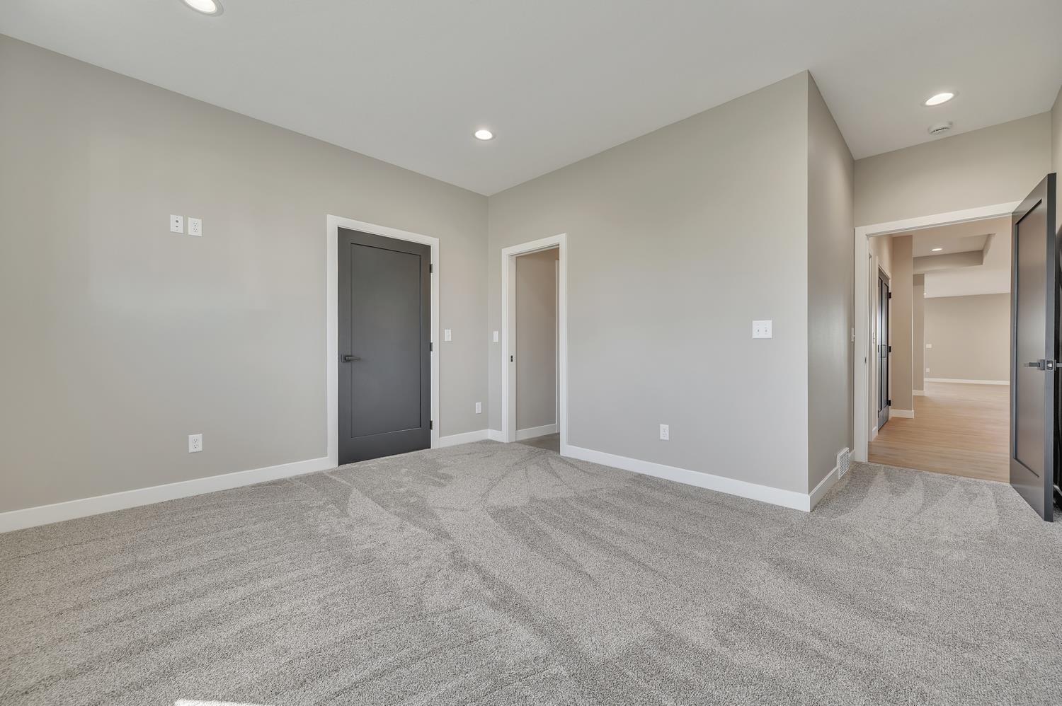 MLS #260384
