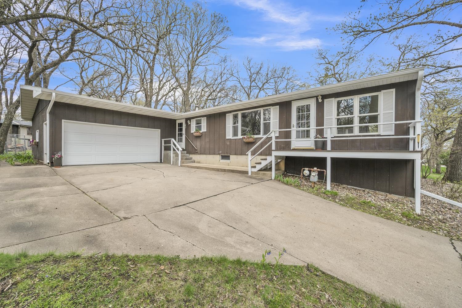 1207 Waska Drive, Wahpeton, IA 51351 