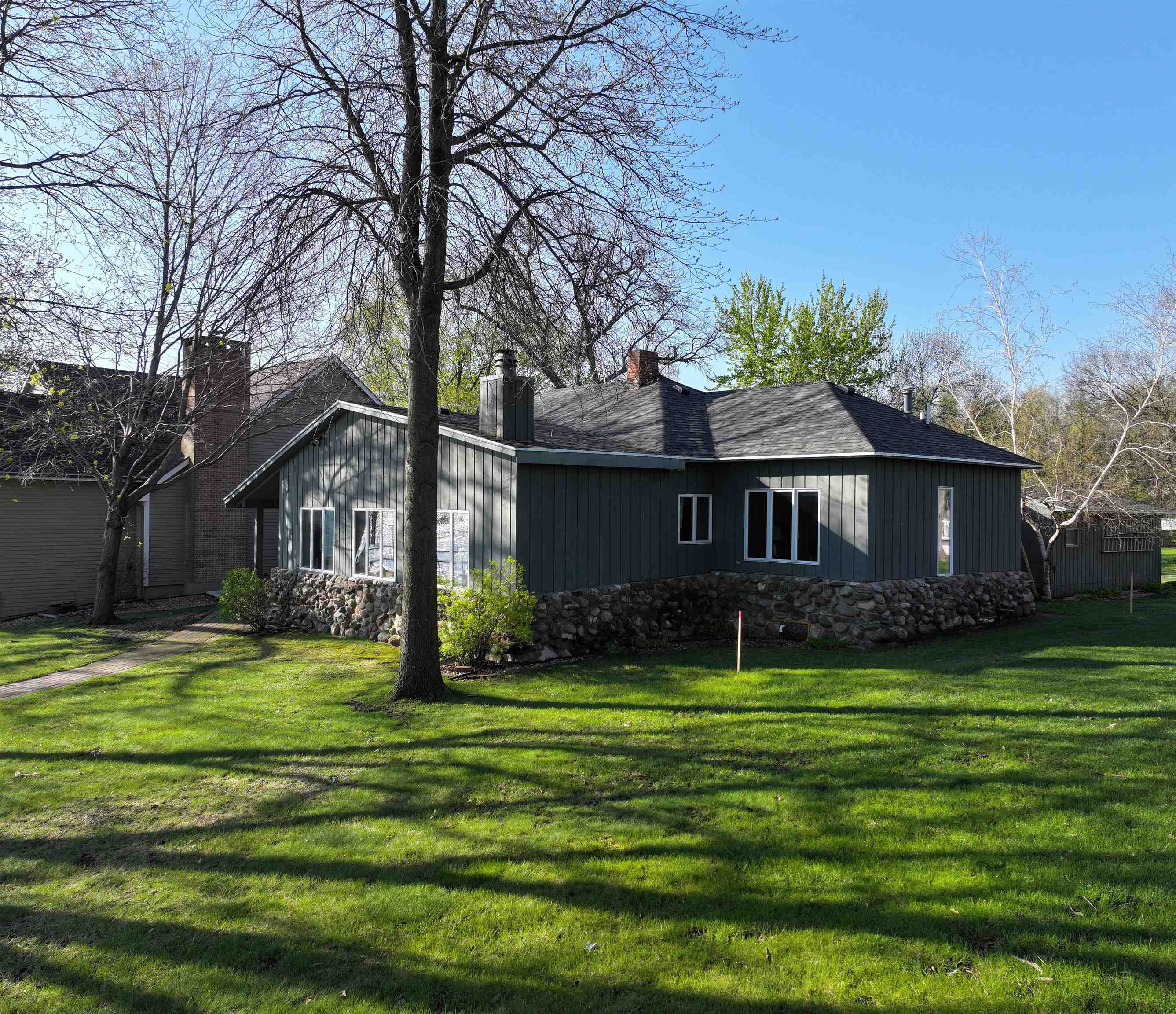 24040 Stevens Cove Dr, Spirit Lake, IA 51360 