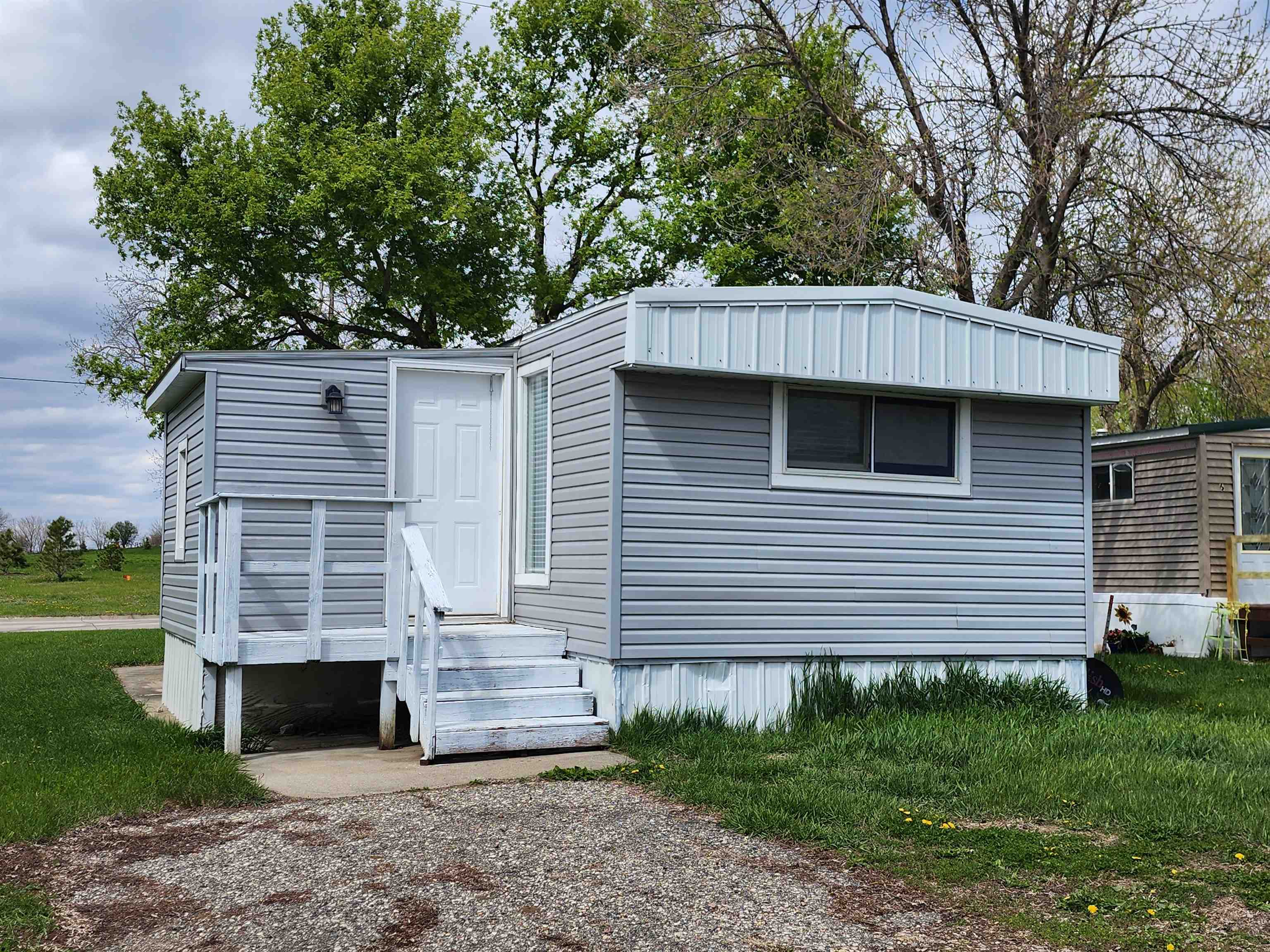 1502 Memphis Avenue #7, Spirit Lake, IA 51360 