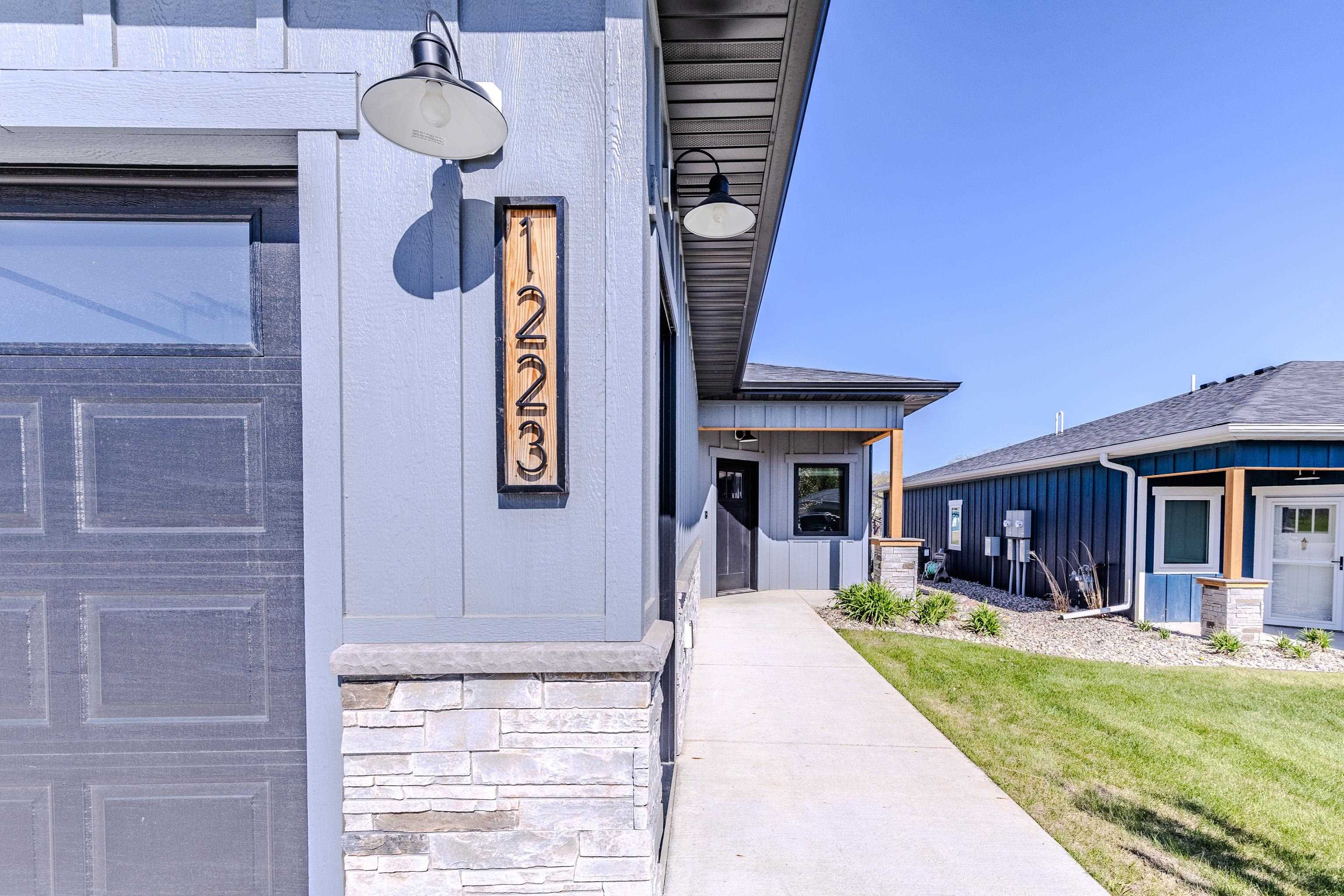 1223 Lower Loop, Arnolds Park, IA 51331 