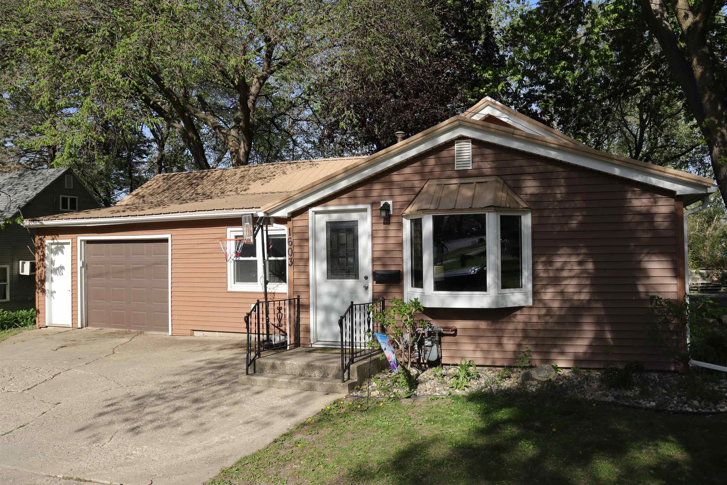 1603 Erie Avenue, Spirit Lake, IA 51360 