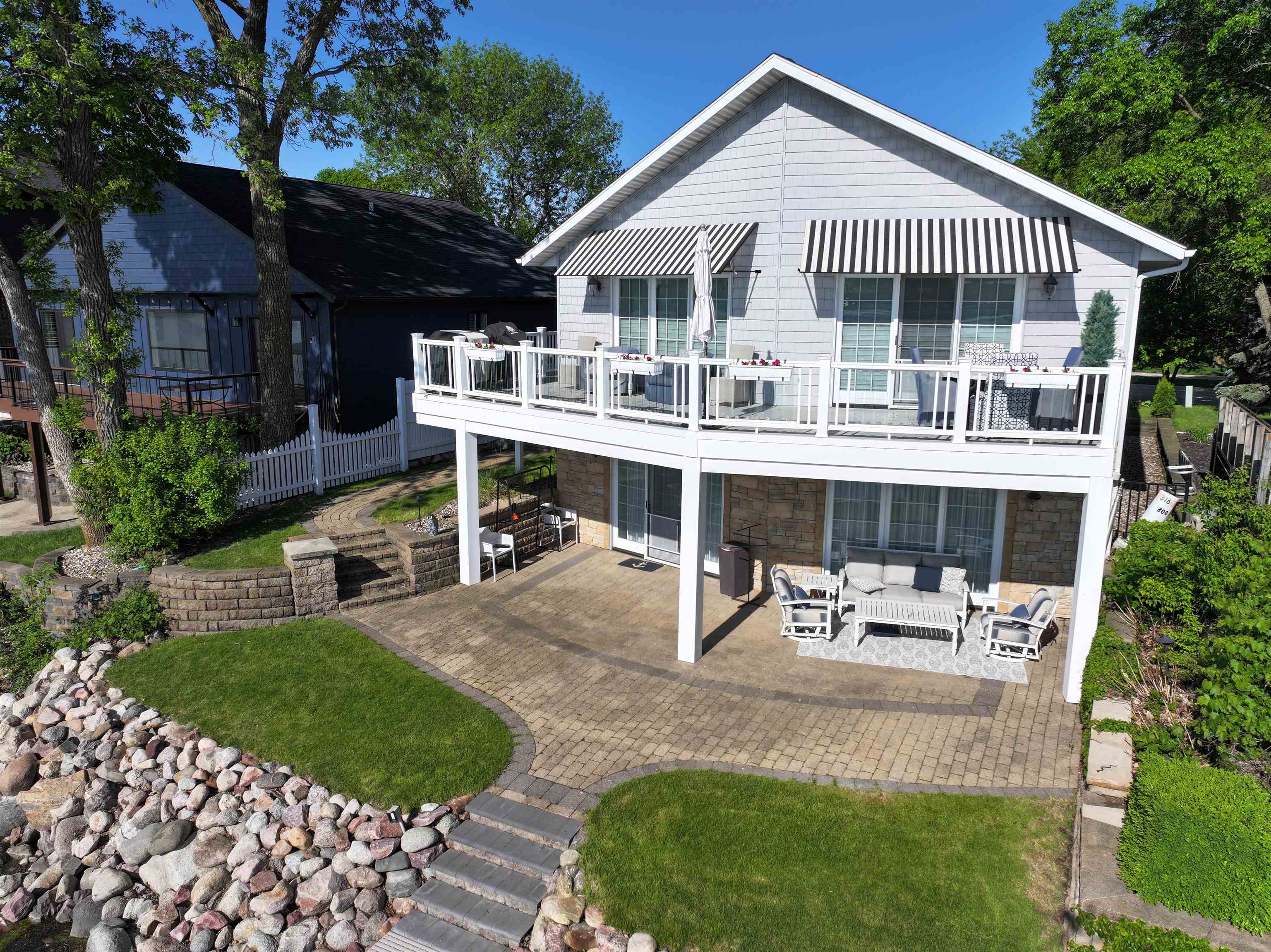 401 Hill Ave, Spirit Lake, IA 51360 