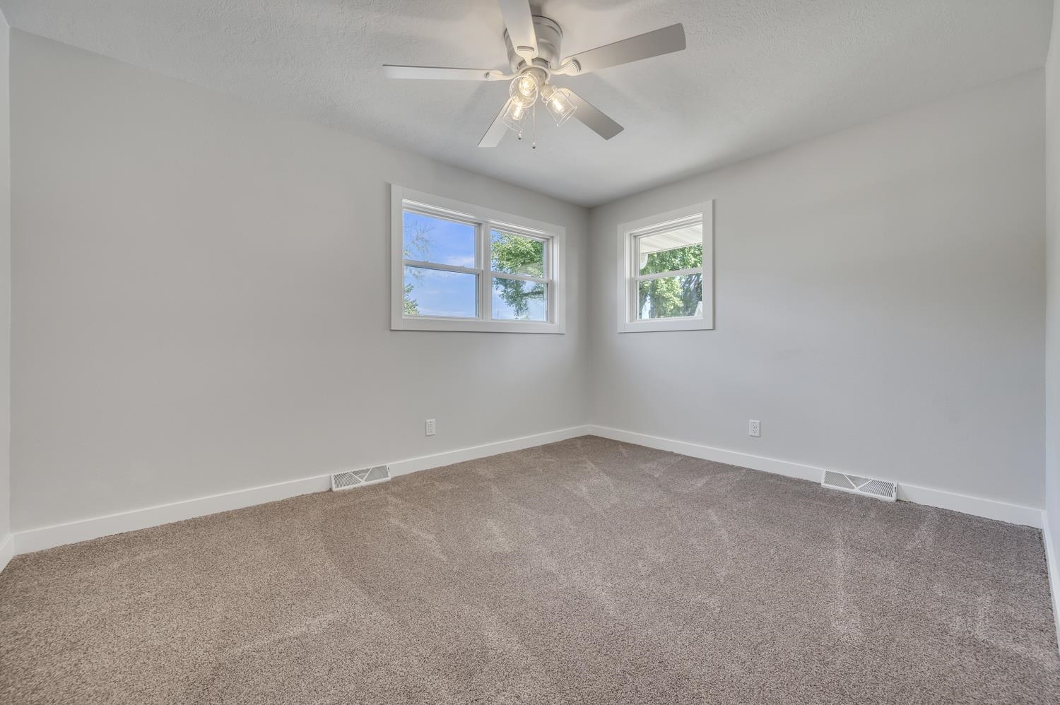 MLS #260512