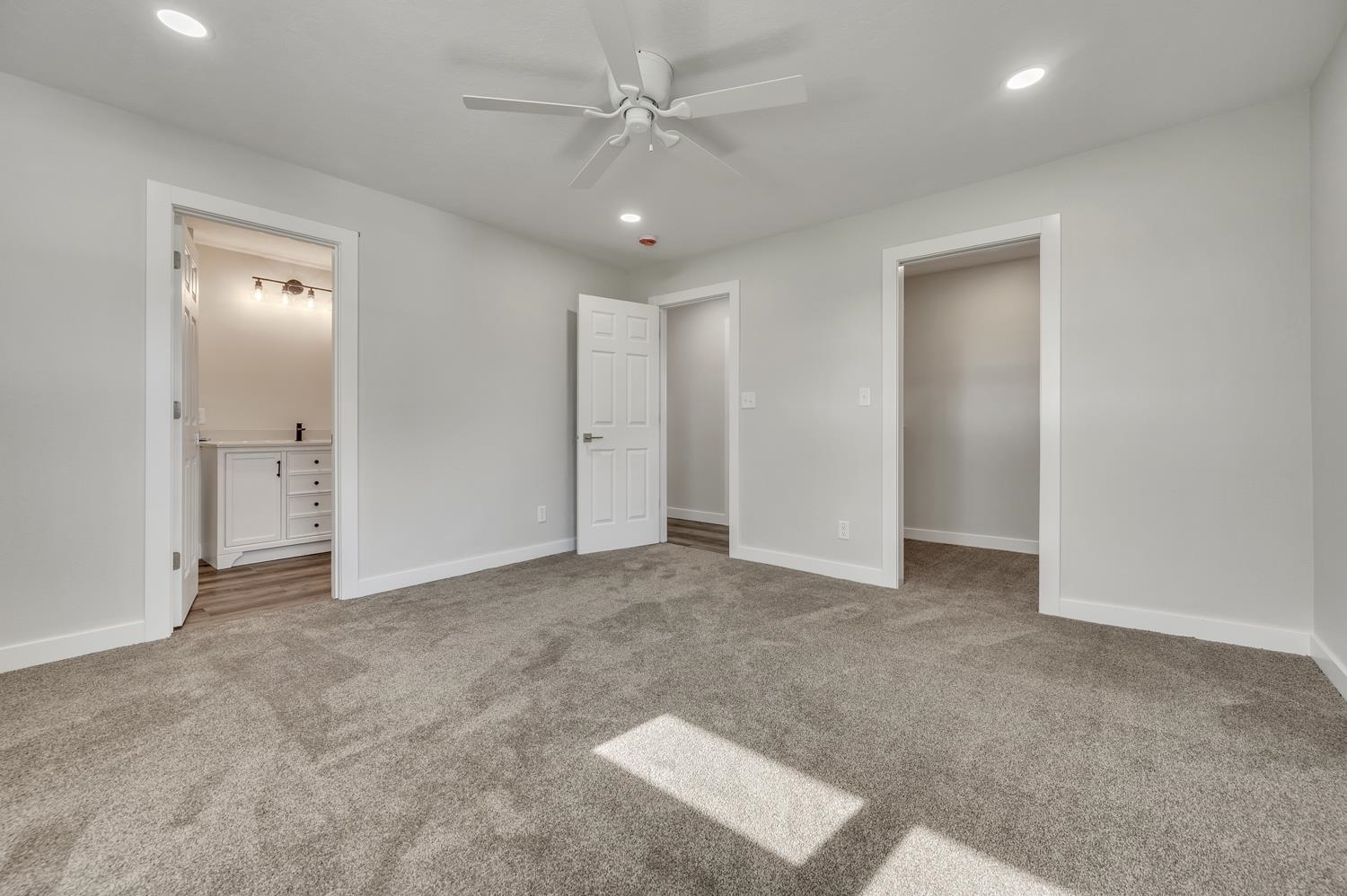 MLS #260512