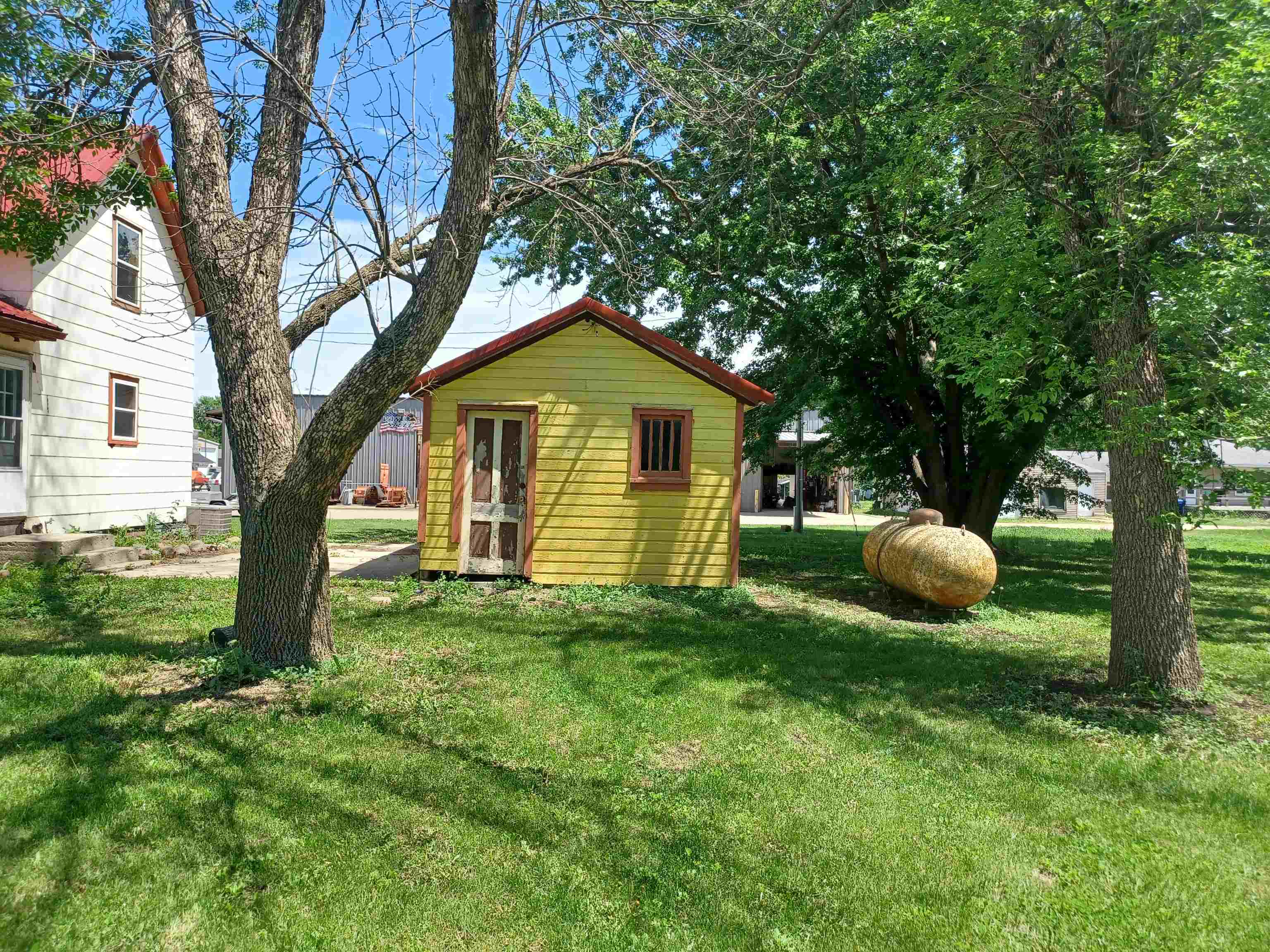 MLS #260518