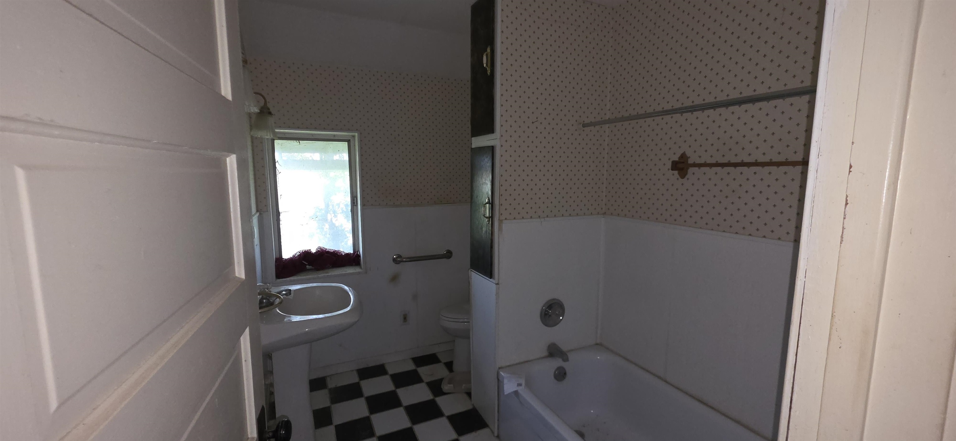 MLS #260524