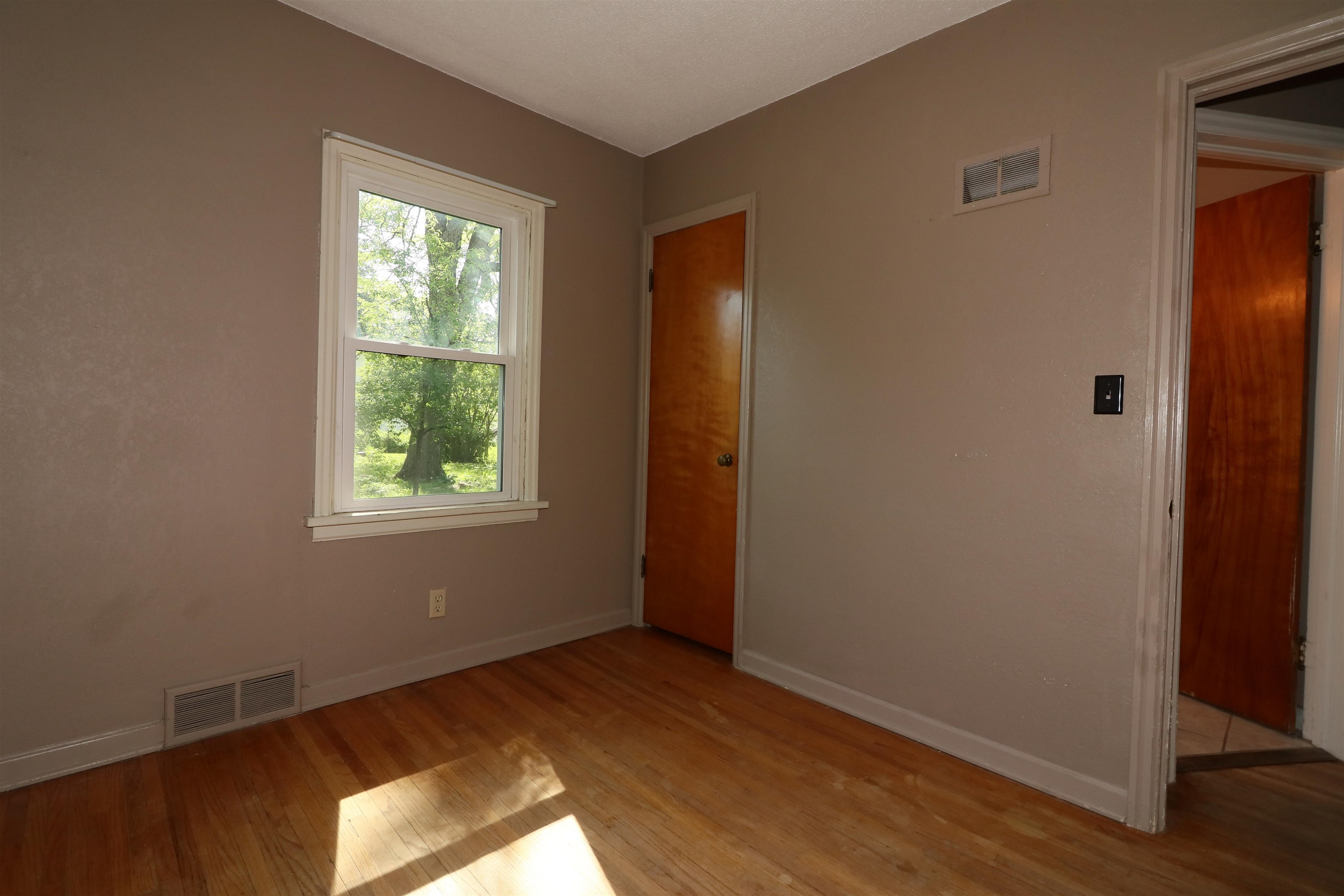 MLS #260525