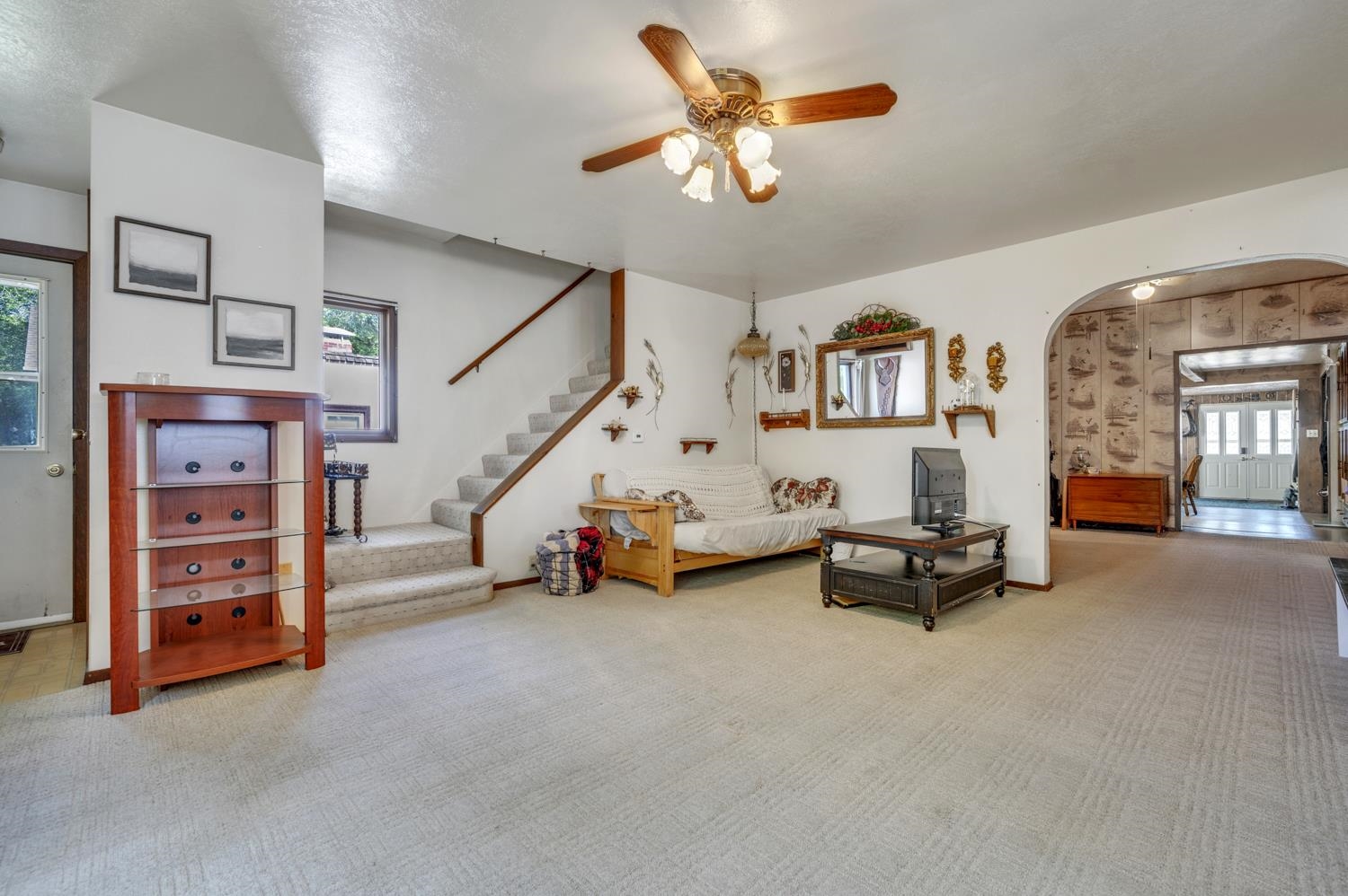 MLS #260526