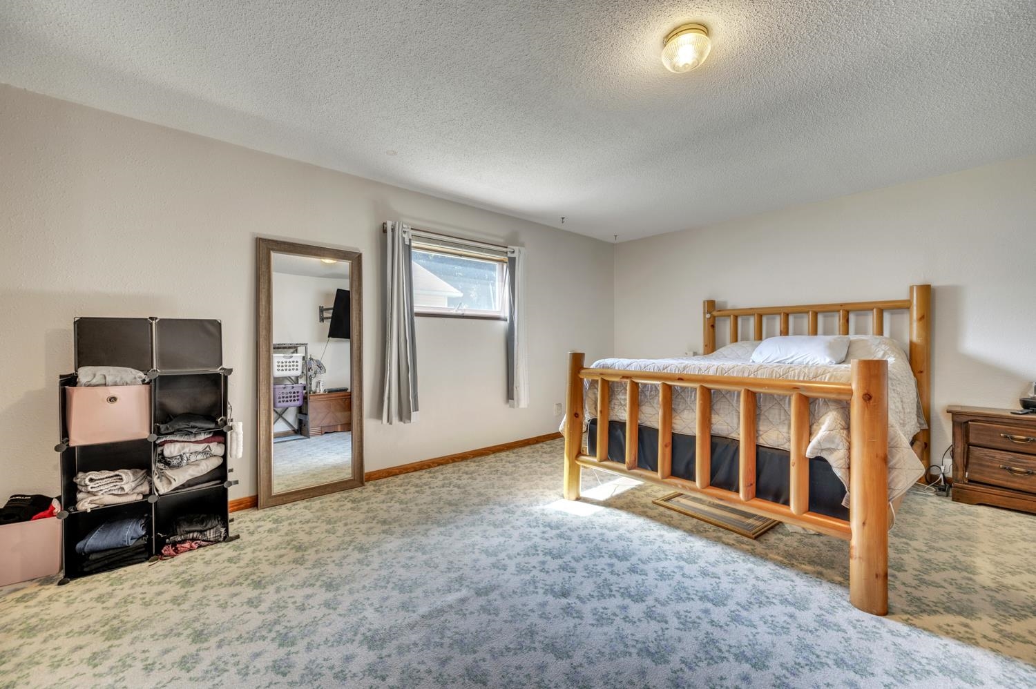 MLS #260526