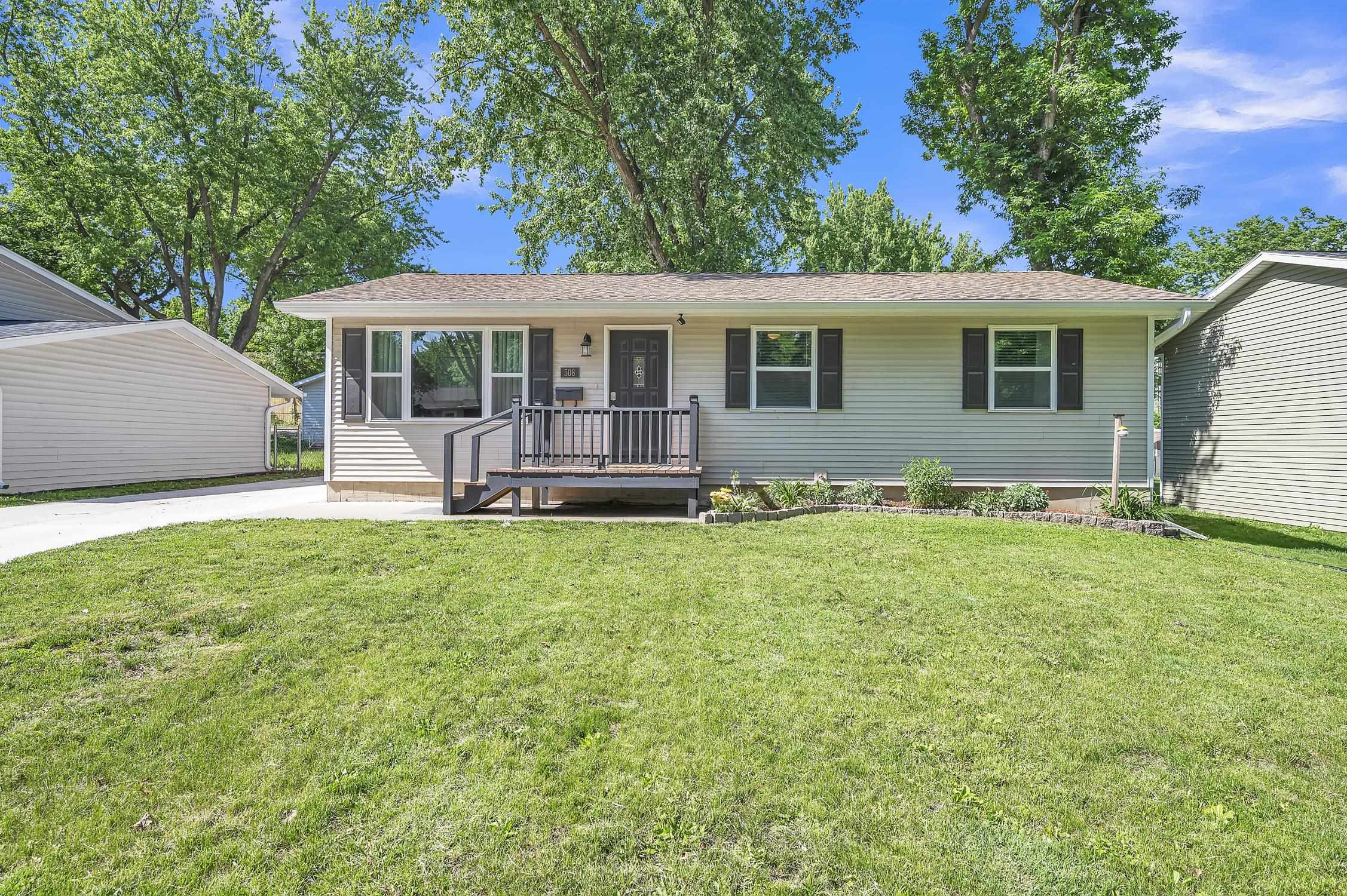 MLS #260528