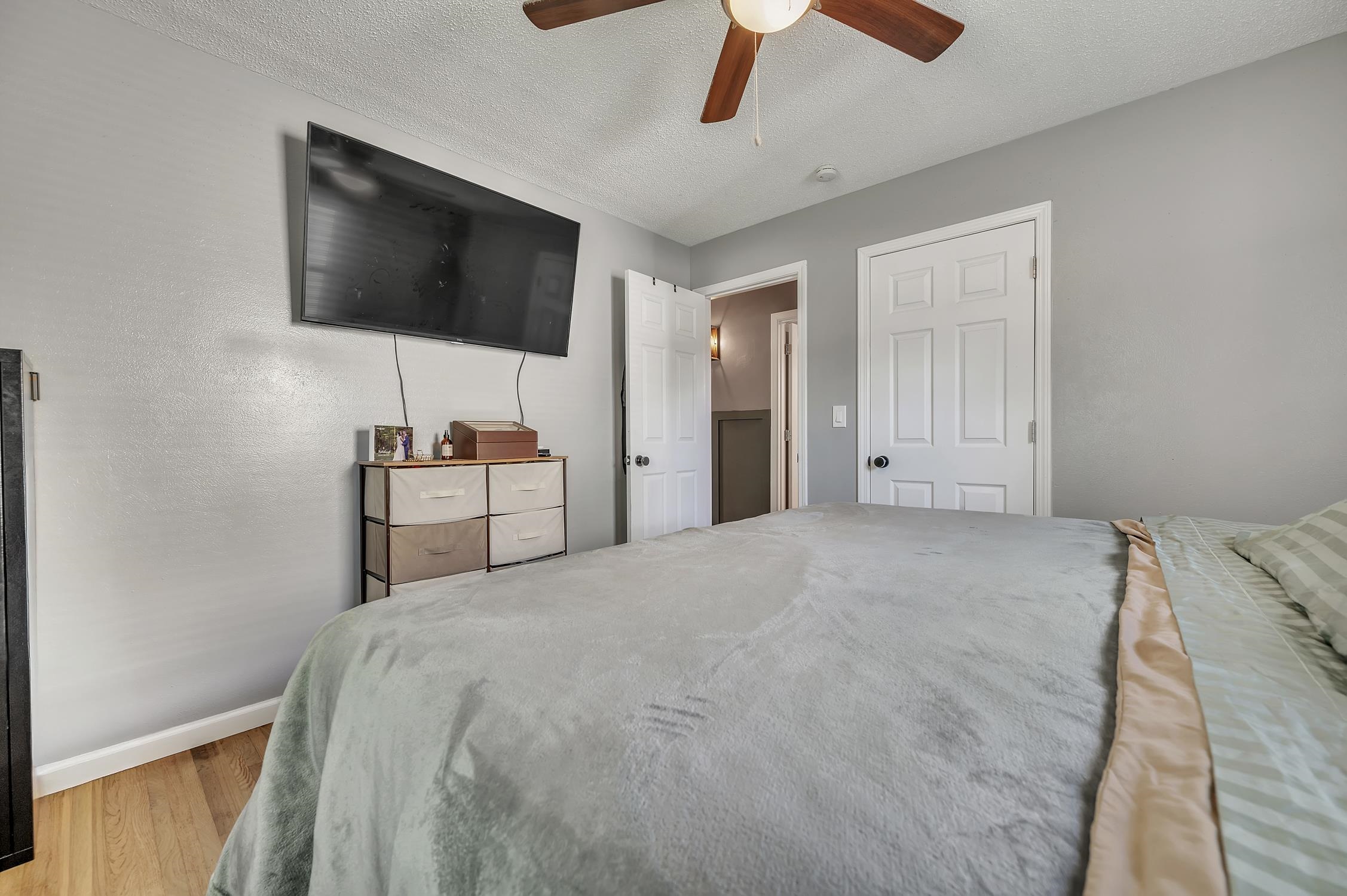 MLS #260528
