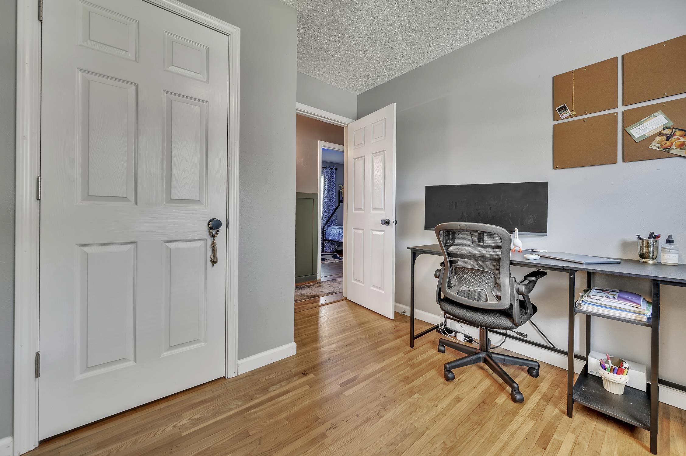 MLS #260528