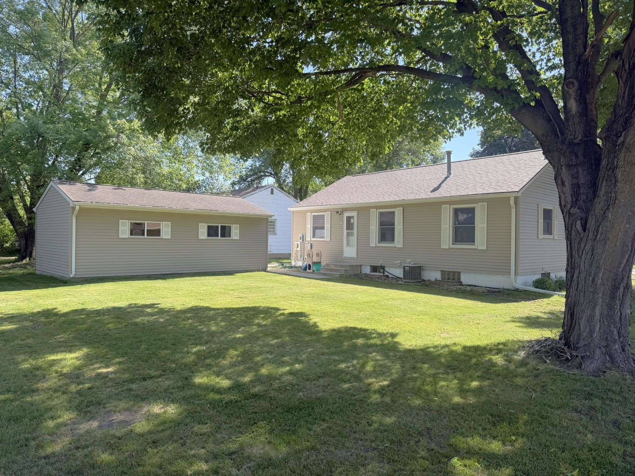 214 15th Street, Estherville, IA 51334 