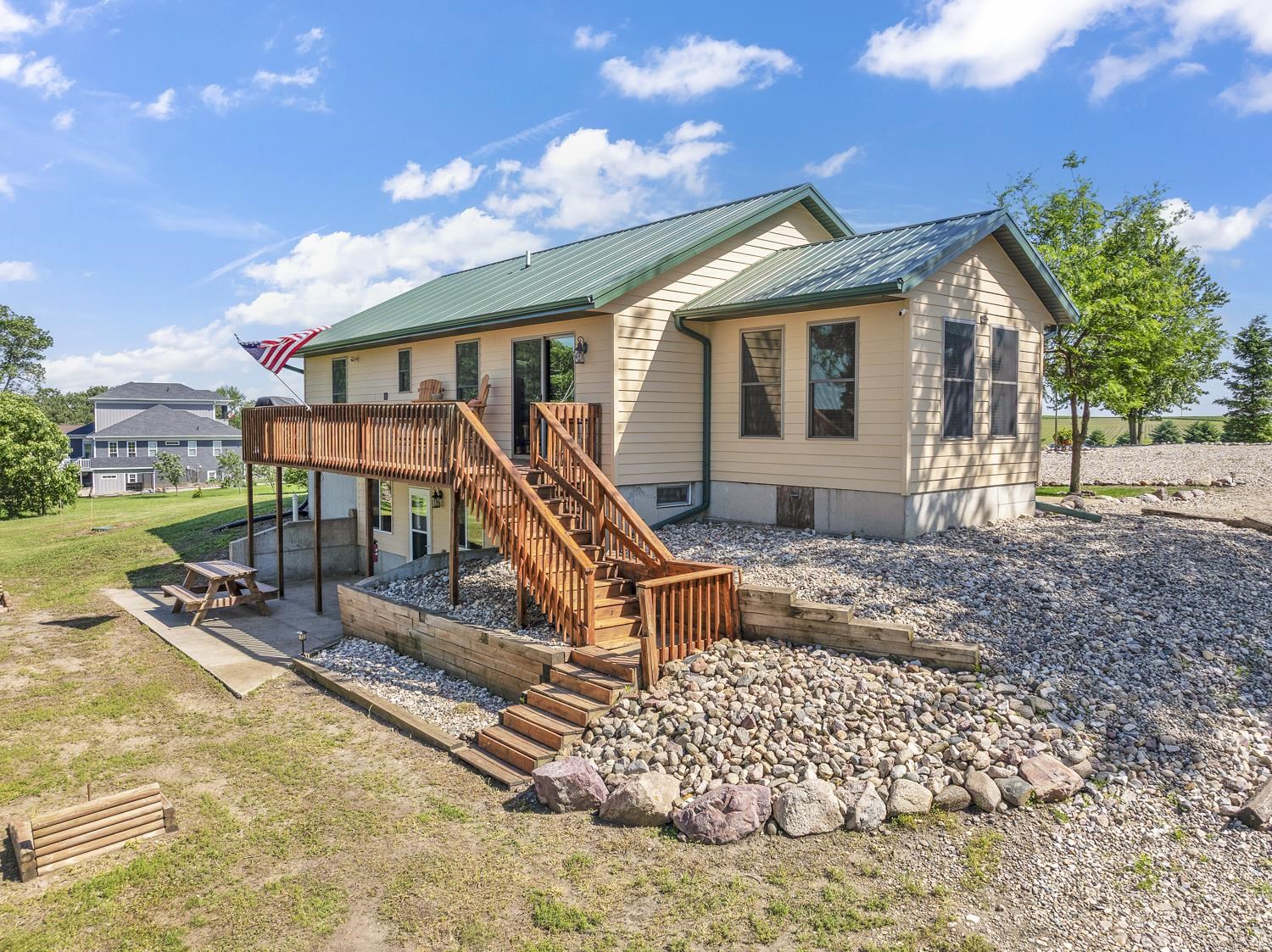 MLS #260570