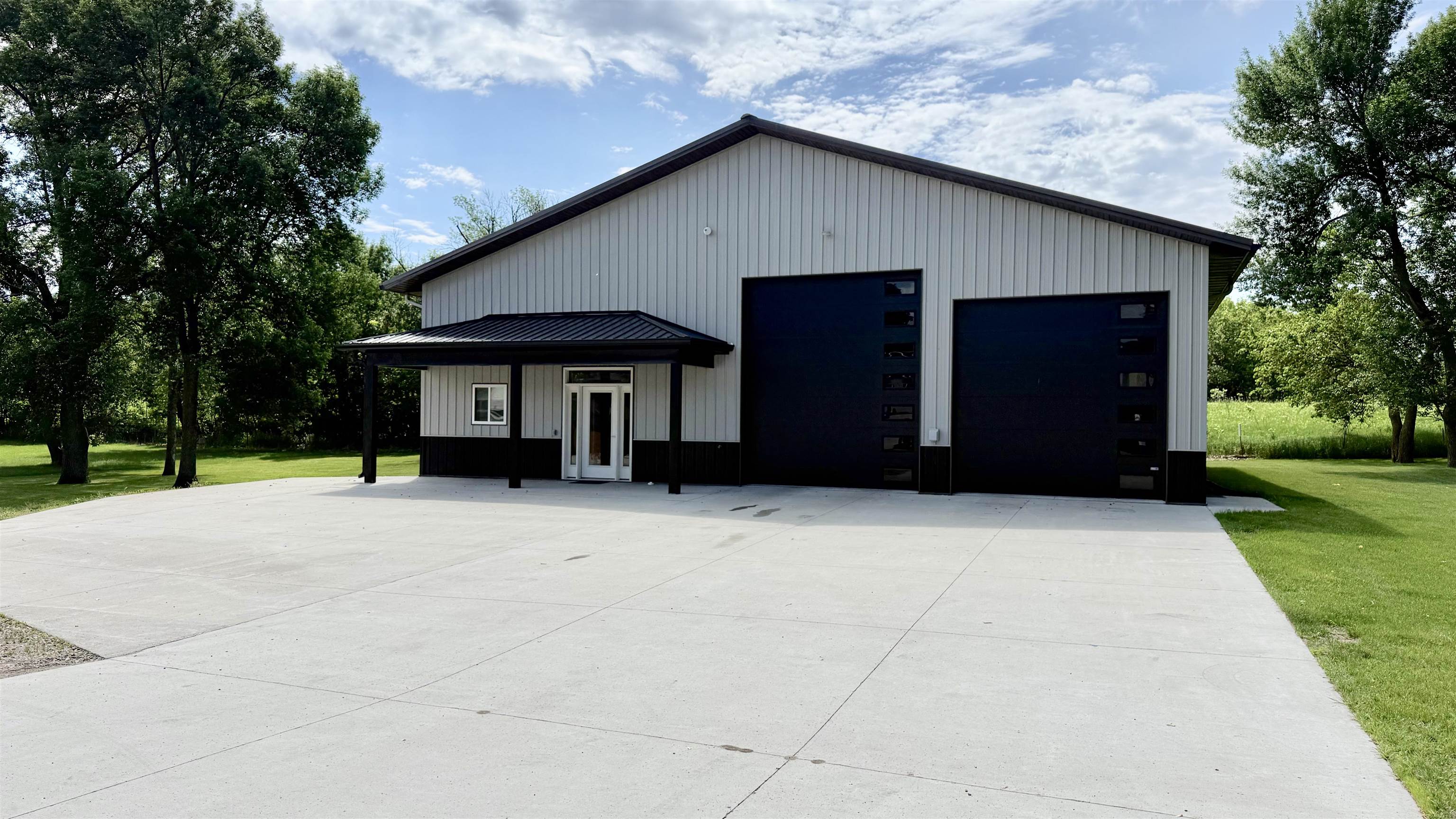 24339 182nd St, Spirit Lake, IA 51360 