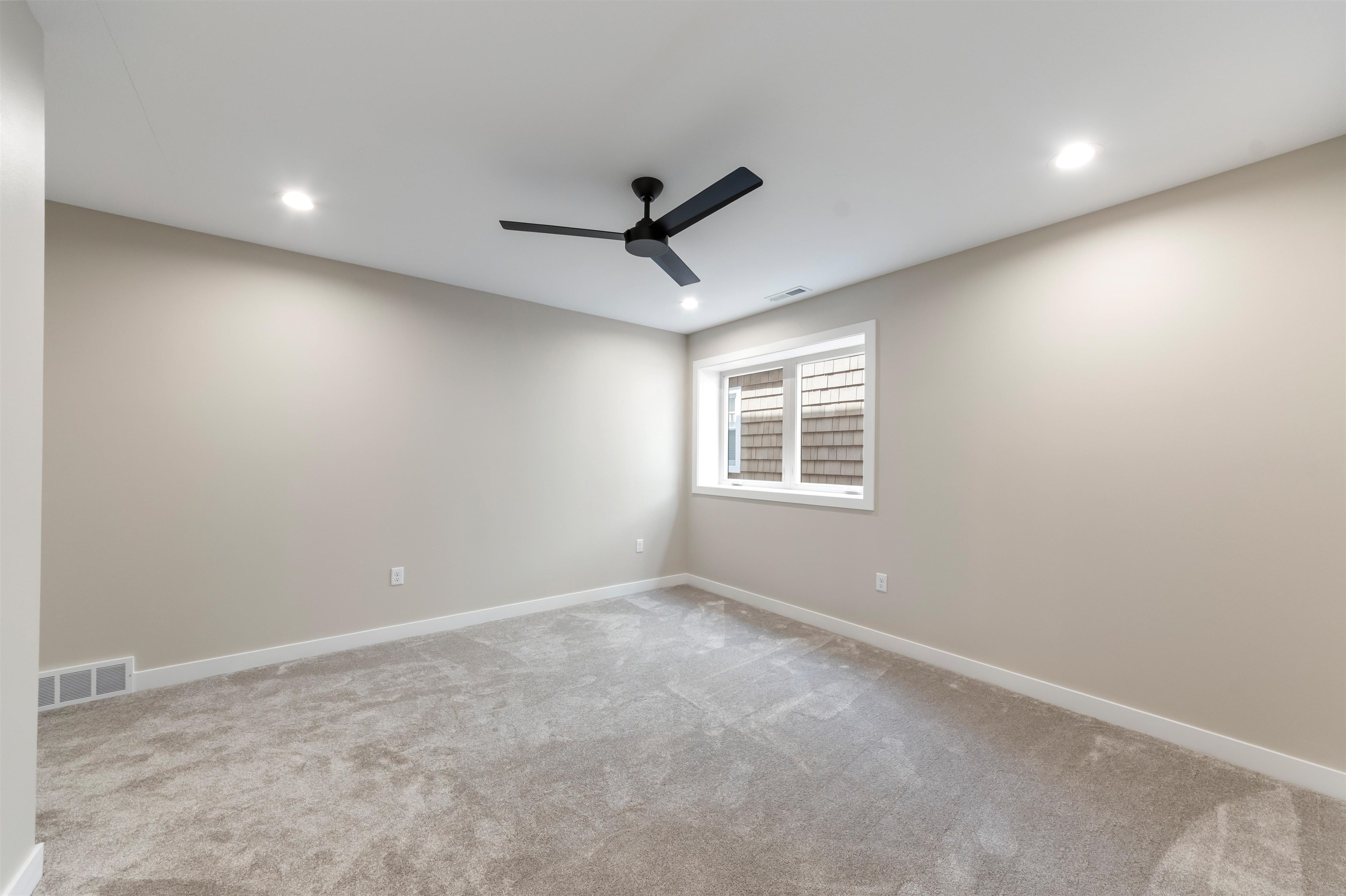 MLS #260702