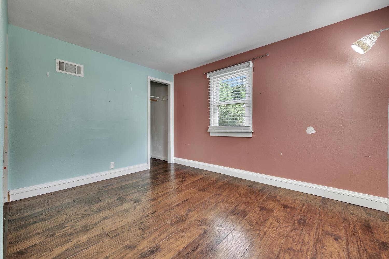 MLS #260827
