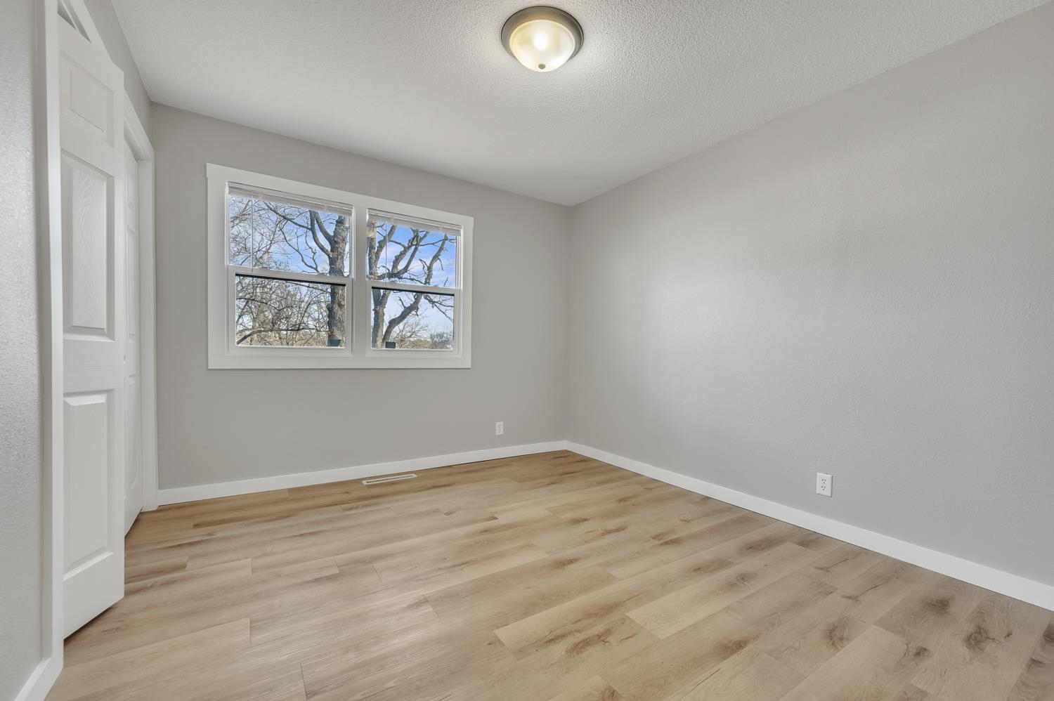 MLS #261372