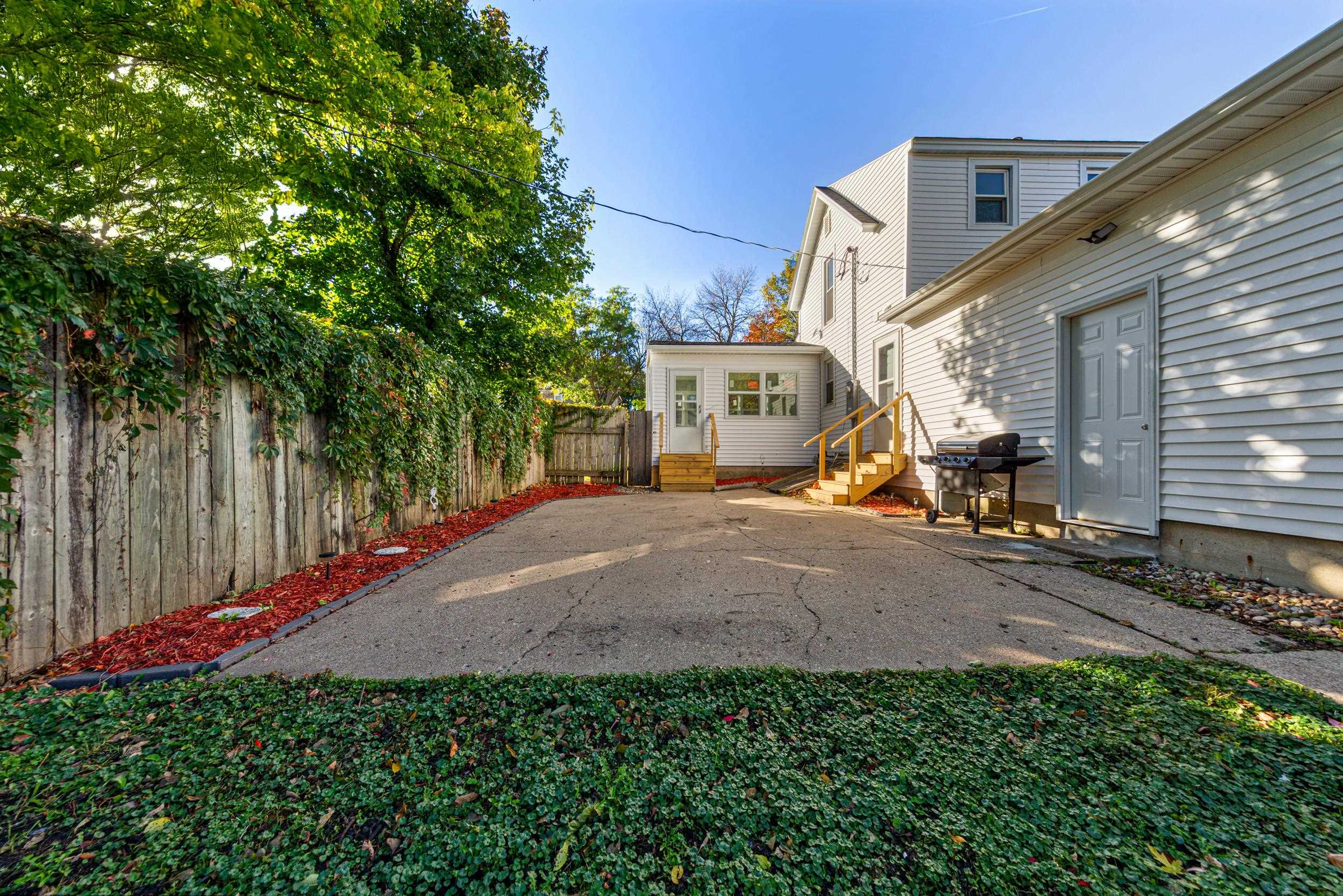 MLS #261384