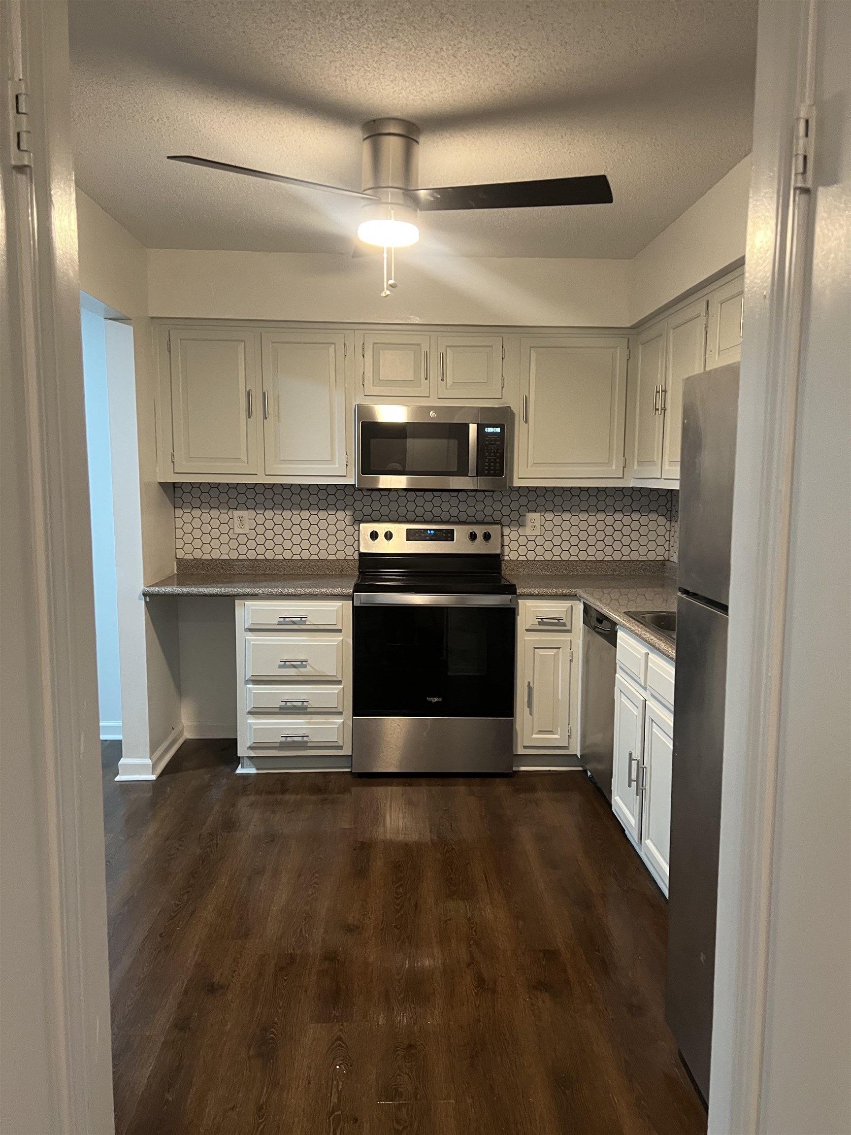 4037 Graham Oaks Court Ct E 30