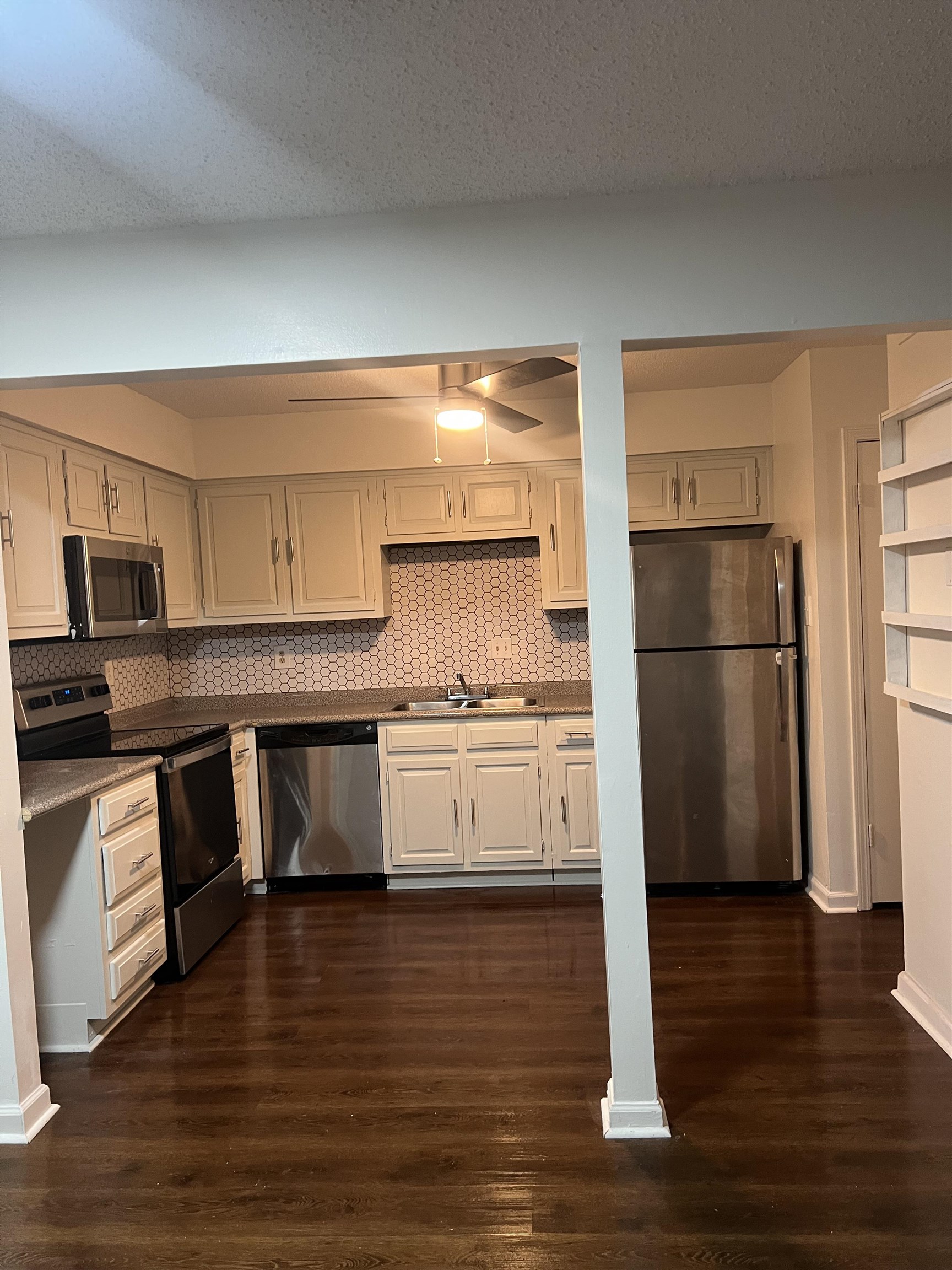 4037 Graham Oaks Court Ct E 30