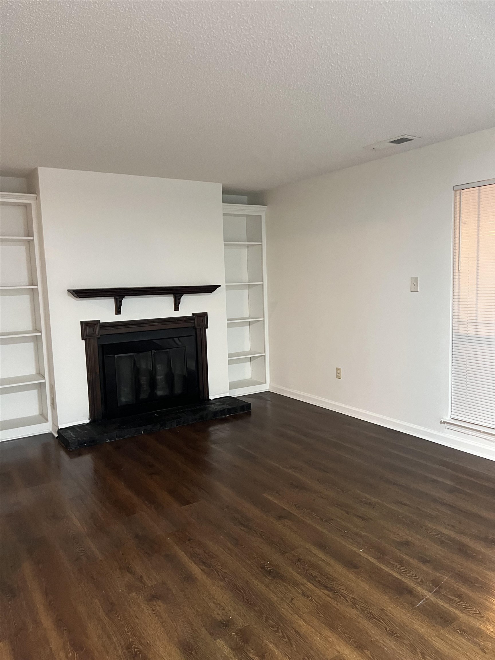4037 Graham Oaks Court Ct E 30