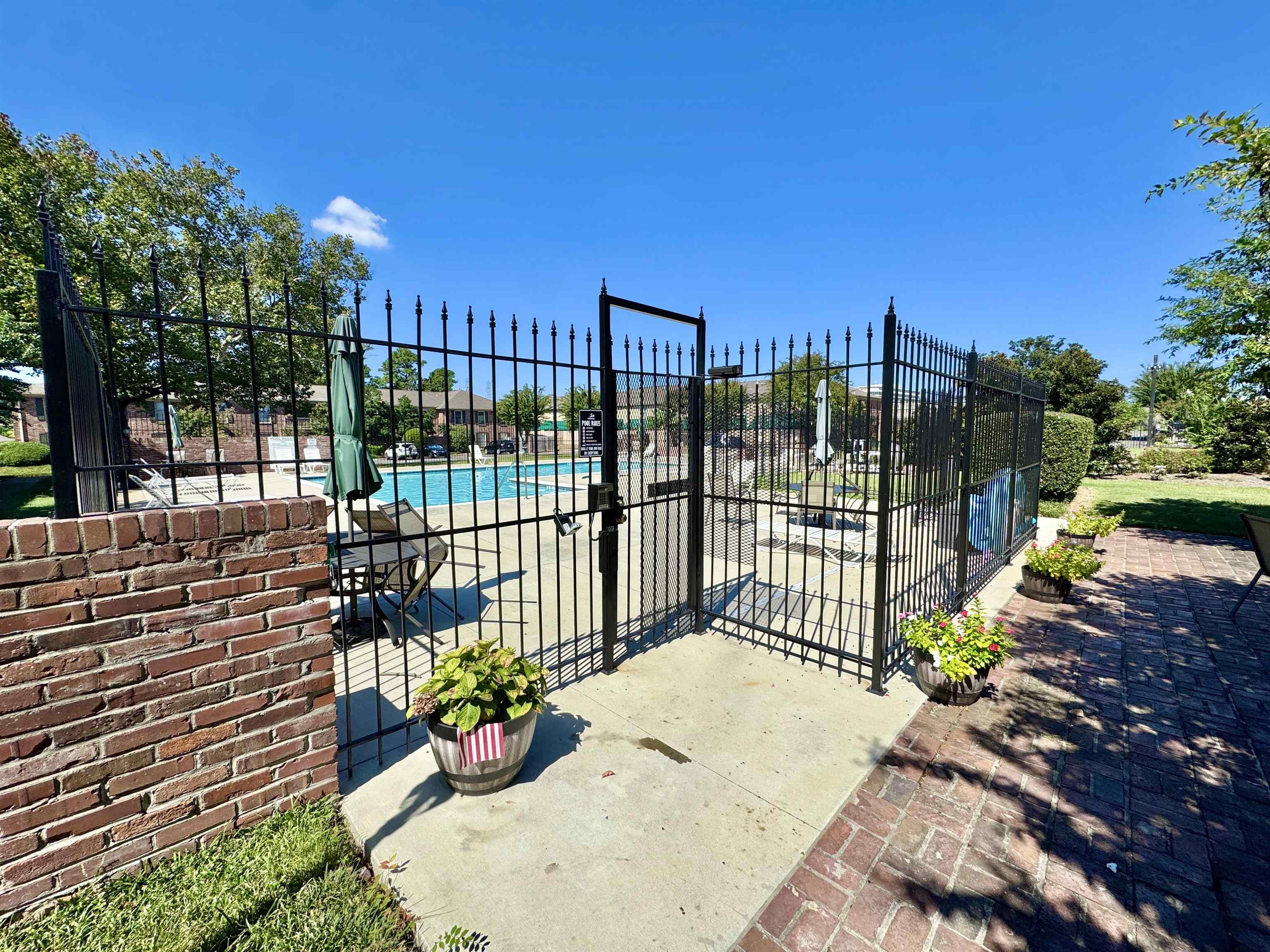 1202 Middle Court Ct 101