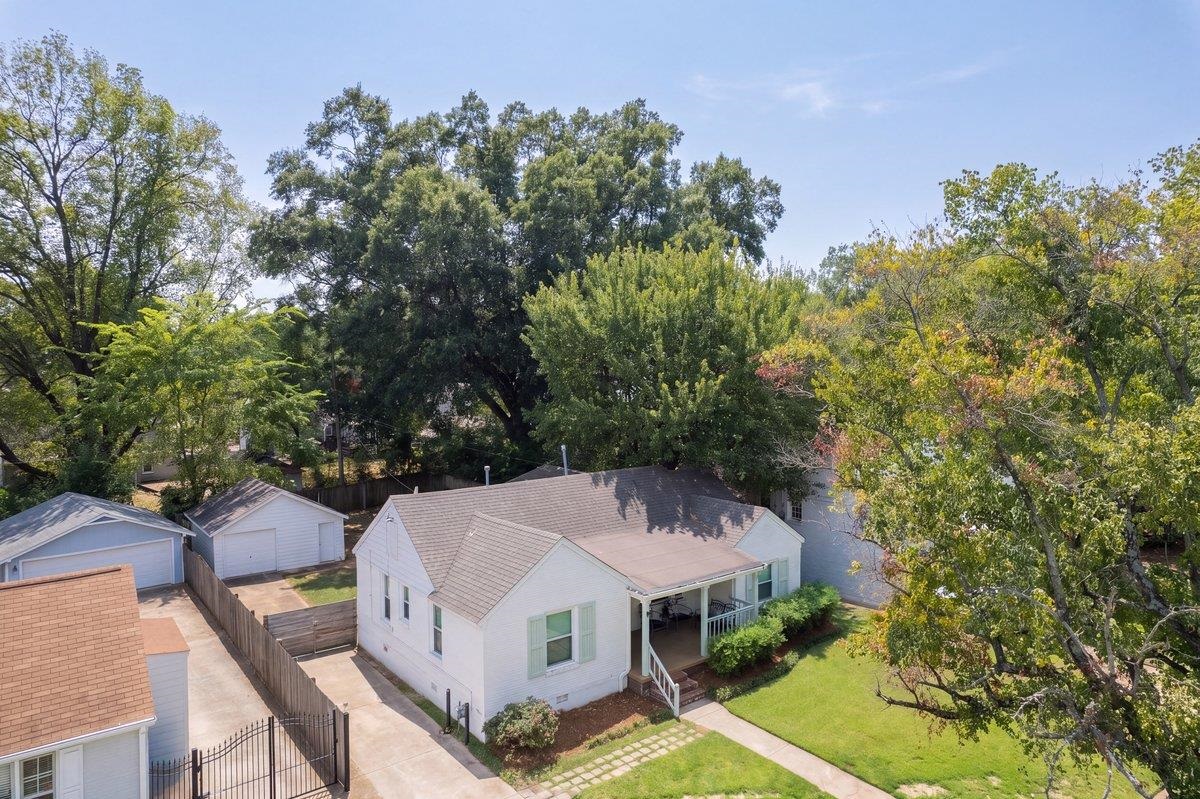 3763 Kenwood Ave