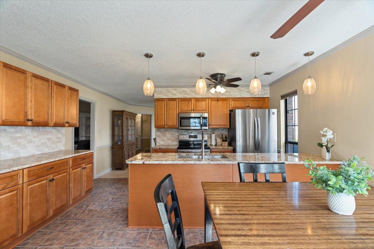 3625 WHITEHILL DR | Myers Cobb Realtors