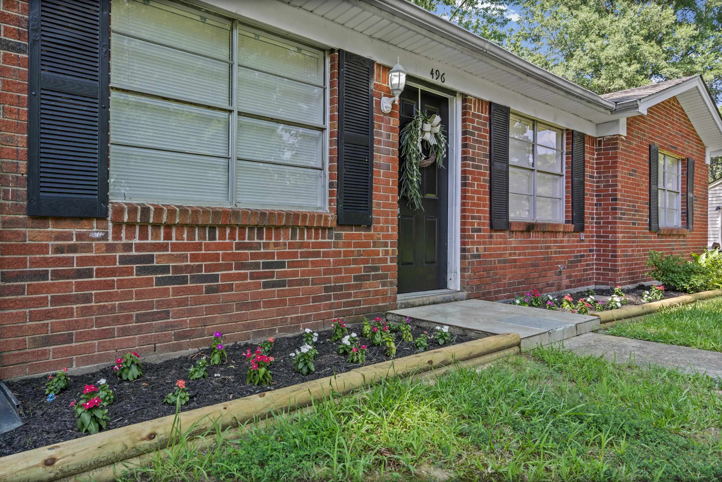496 Greenview Cv