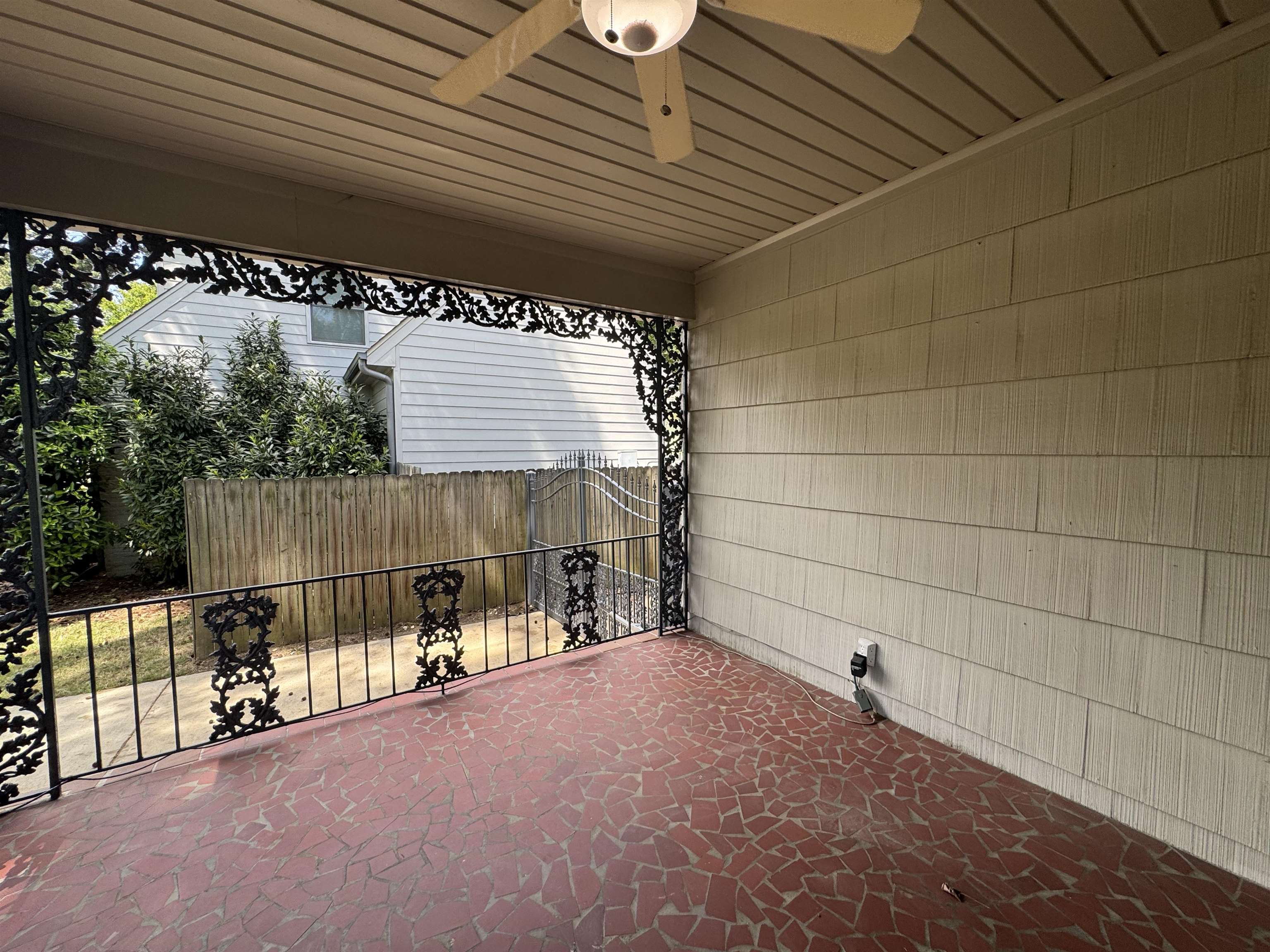 3630 Highland Park Pl
