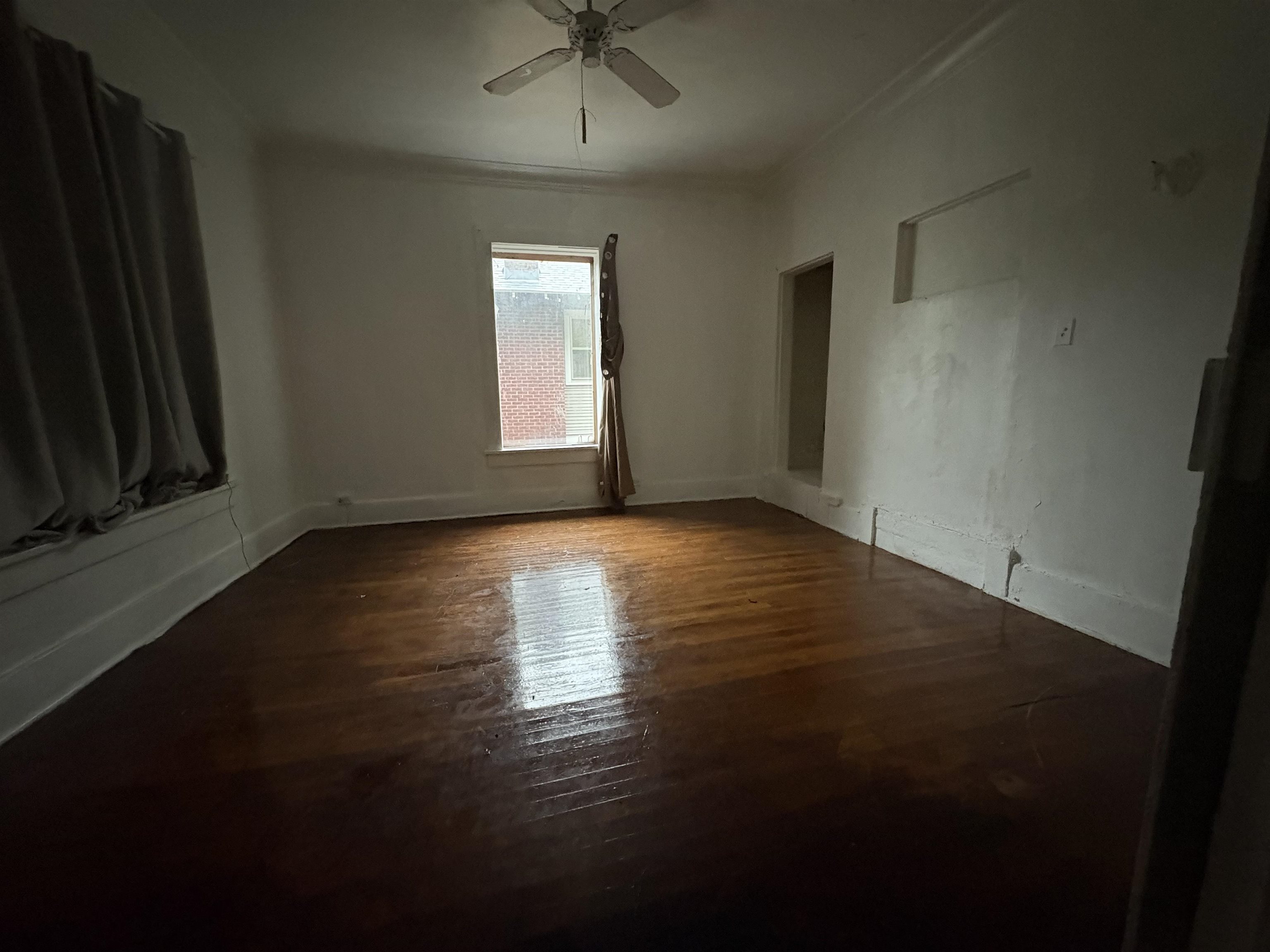 1637 Linden Ave