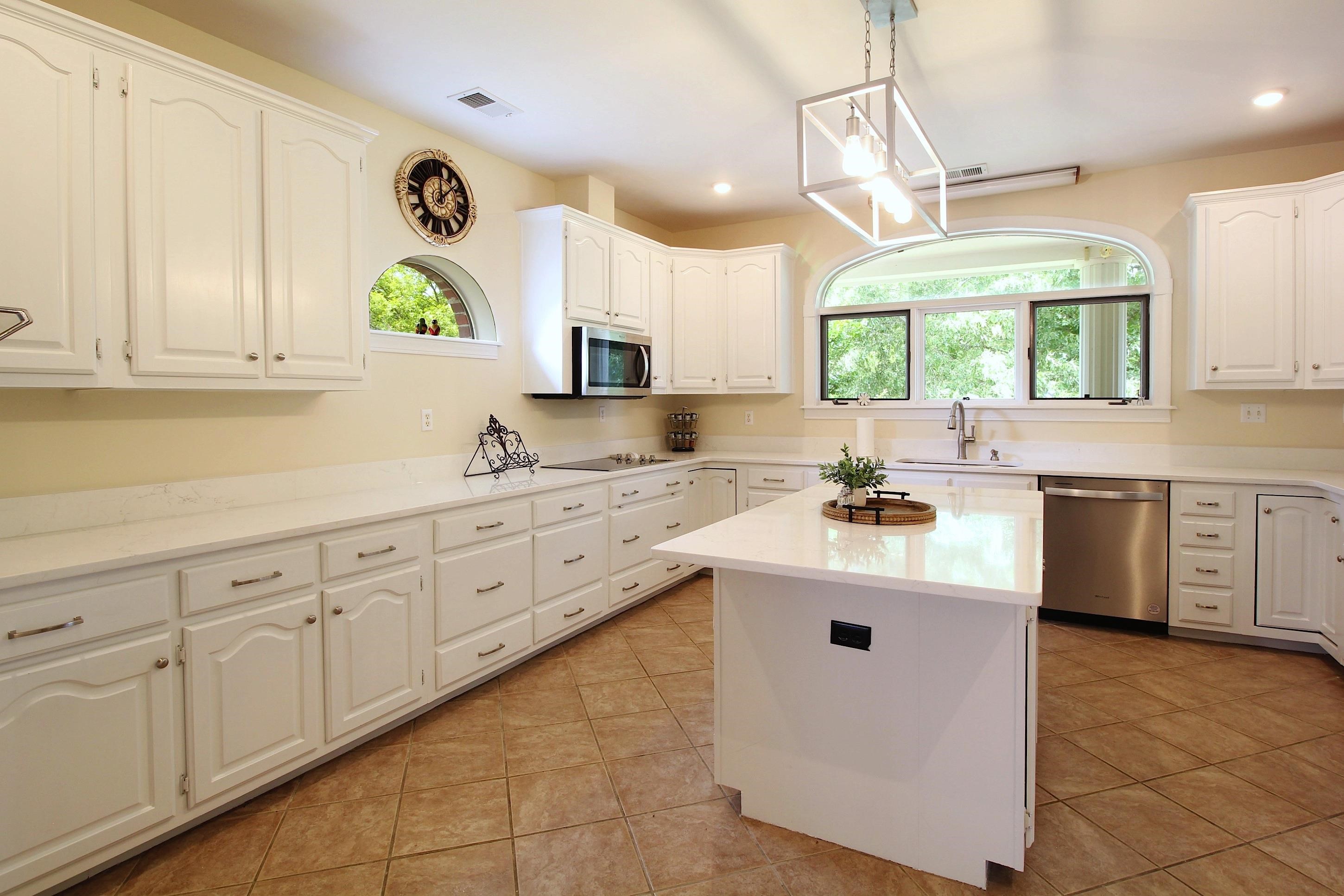 2550 N Reid-Hooker Rd