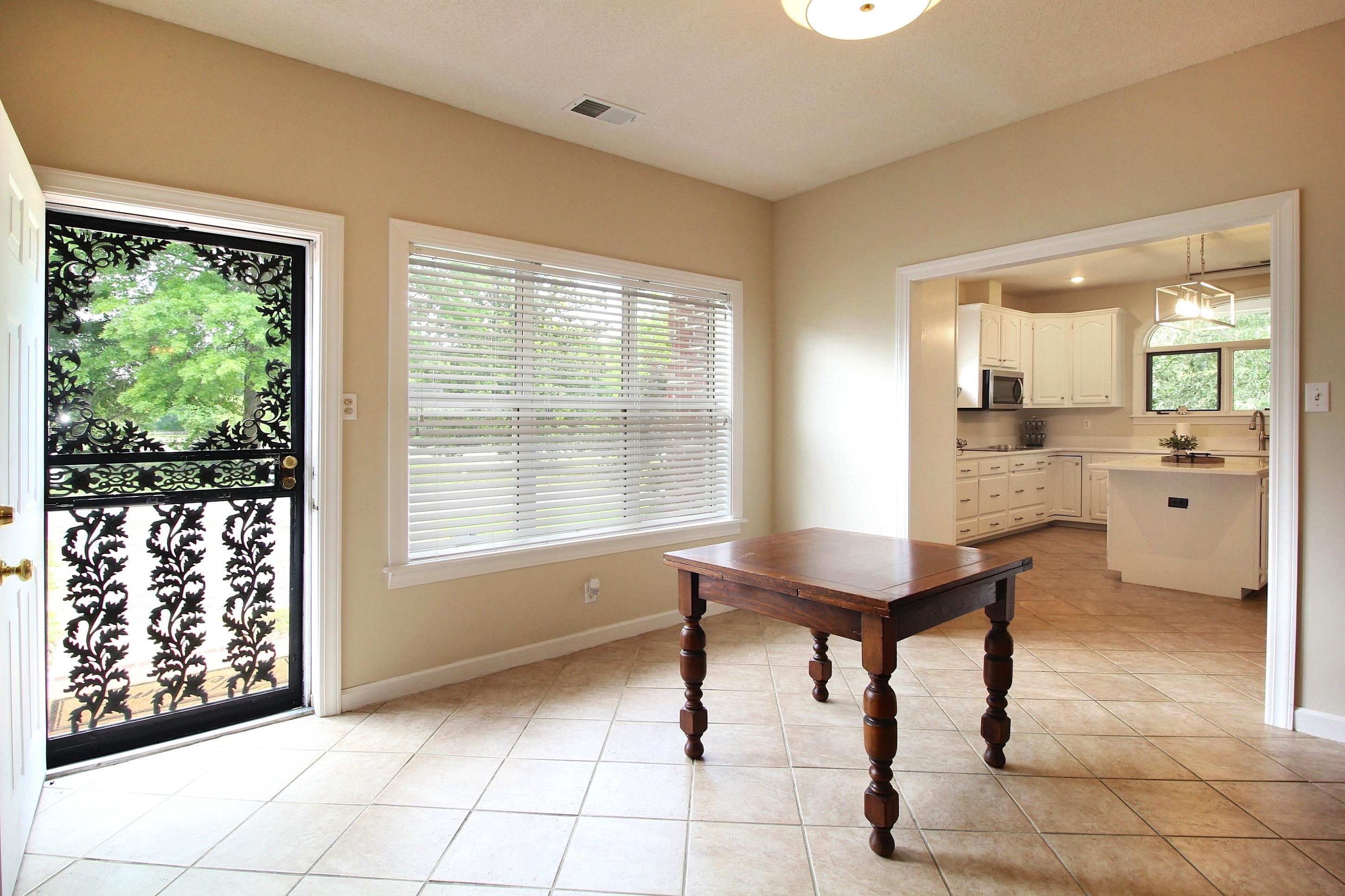 2550 N Reid-Hooker Rd