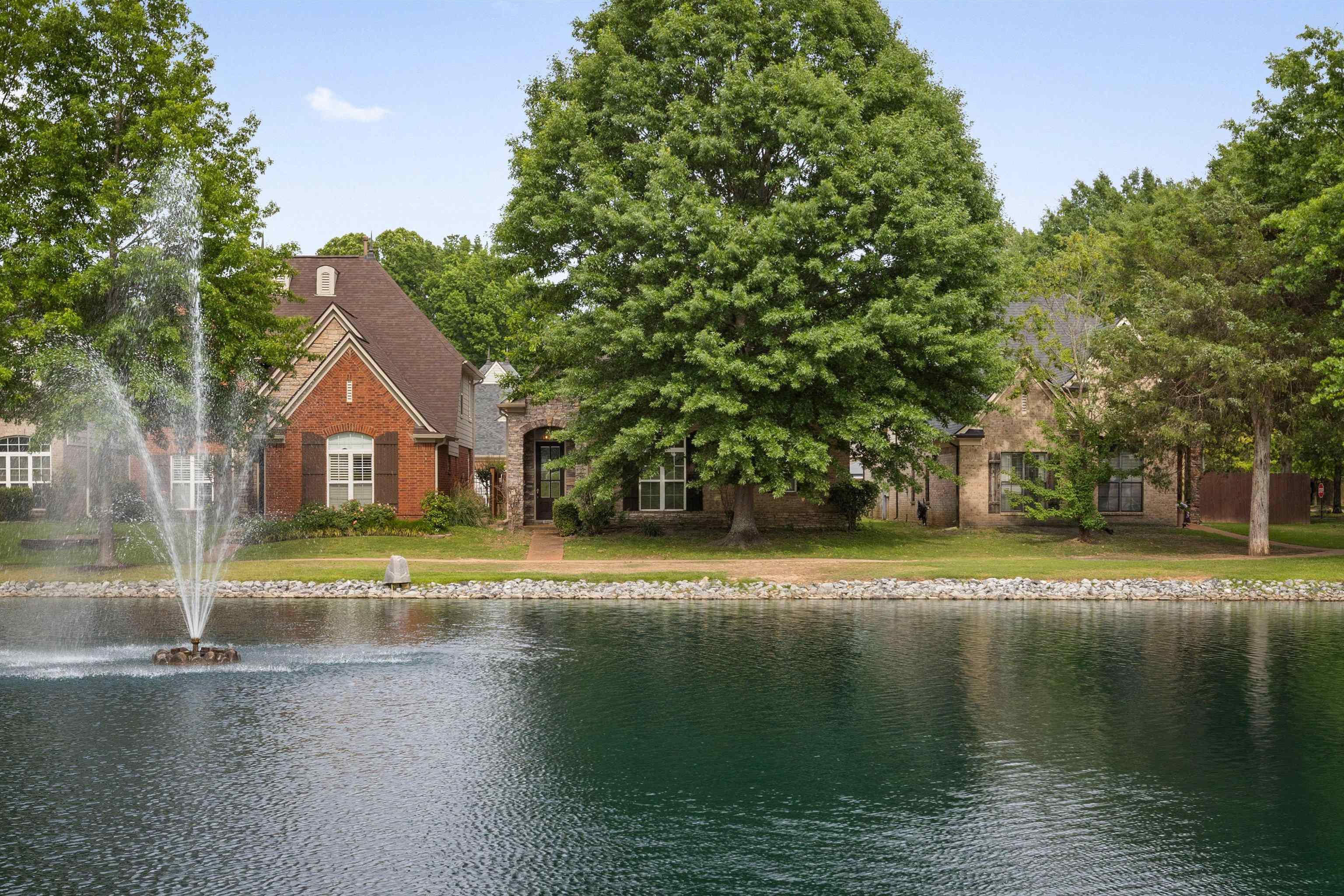 1864 N Houston Levee Cir