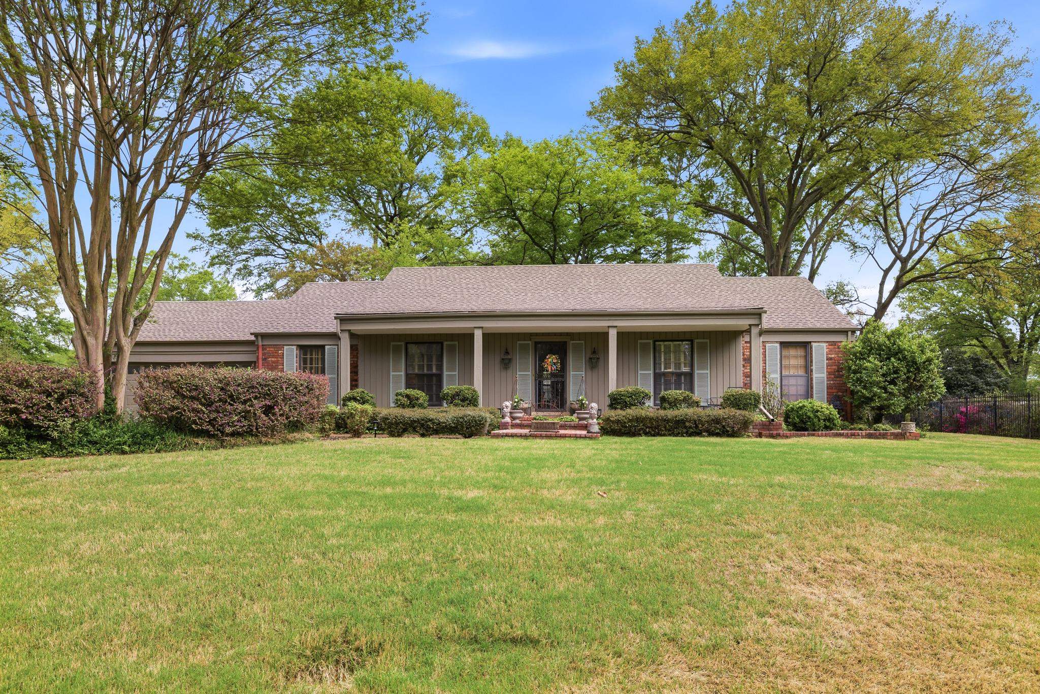 6668 Monmouth Dr
