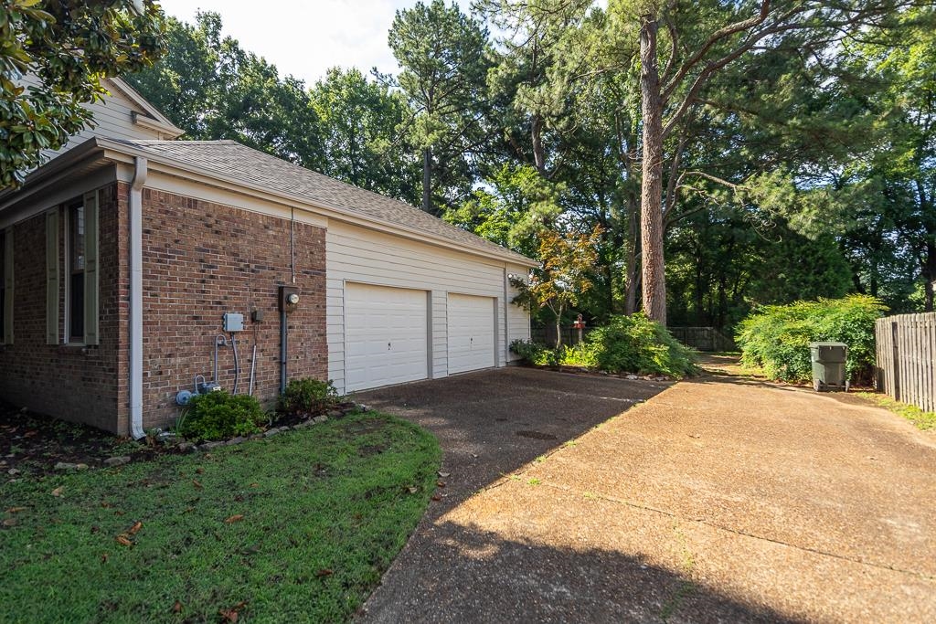 6869 Wytham Dr