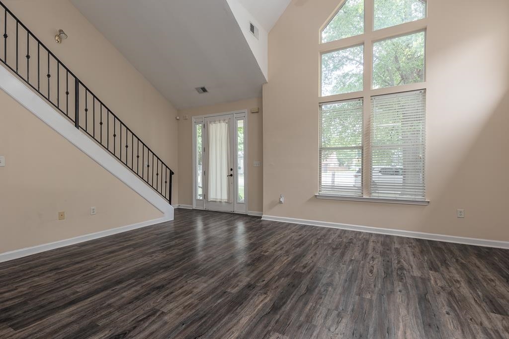 1317 Island Pl E