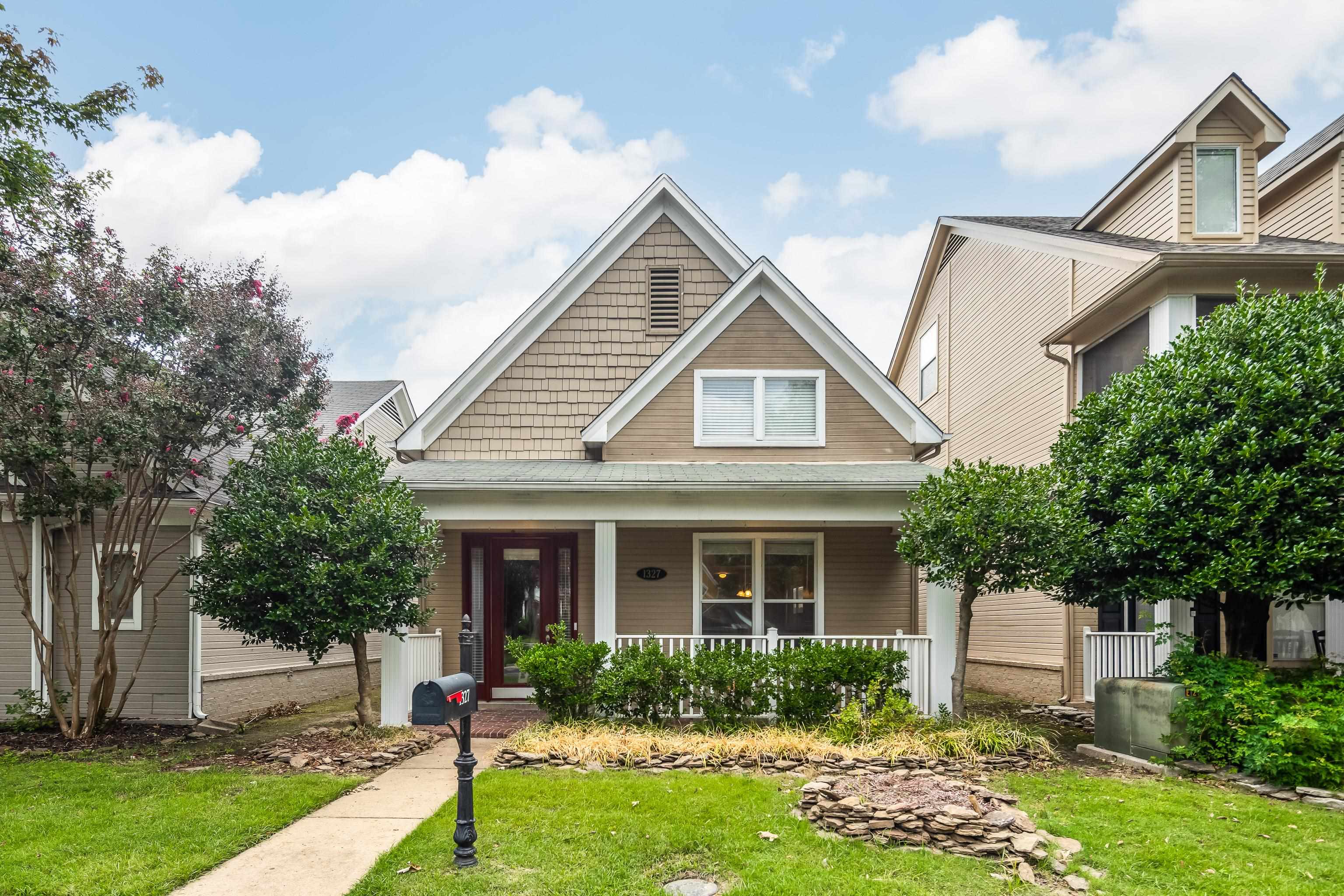 1327 Harbor Park Dr