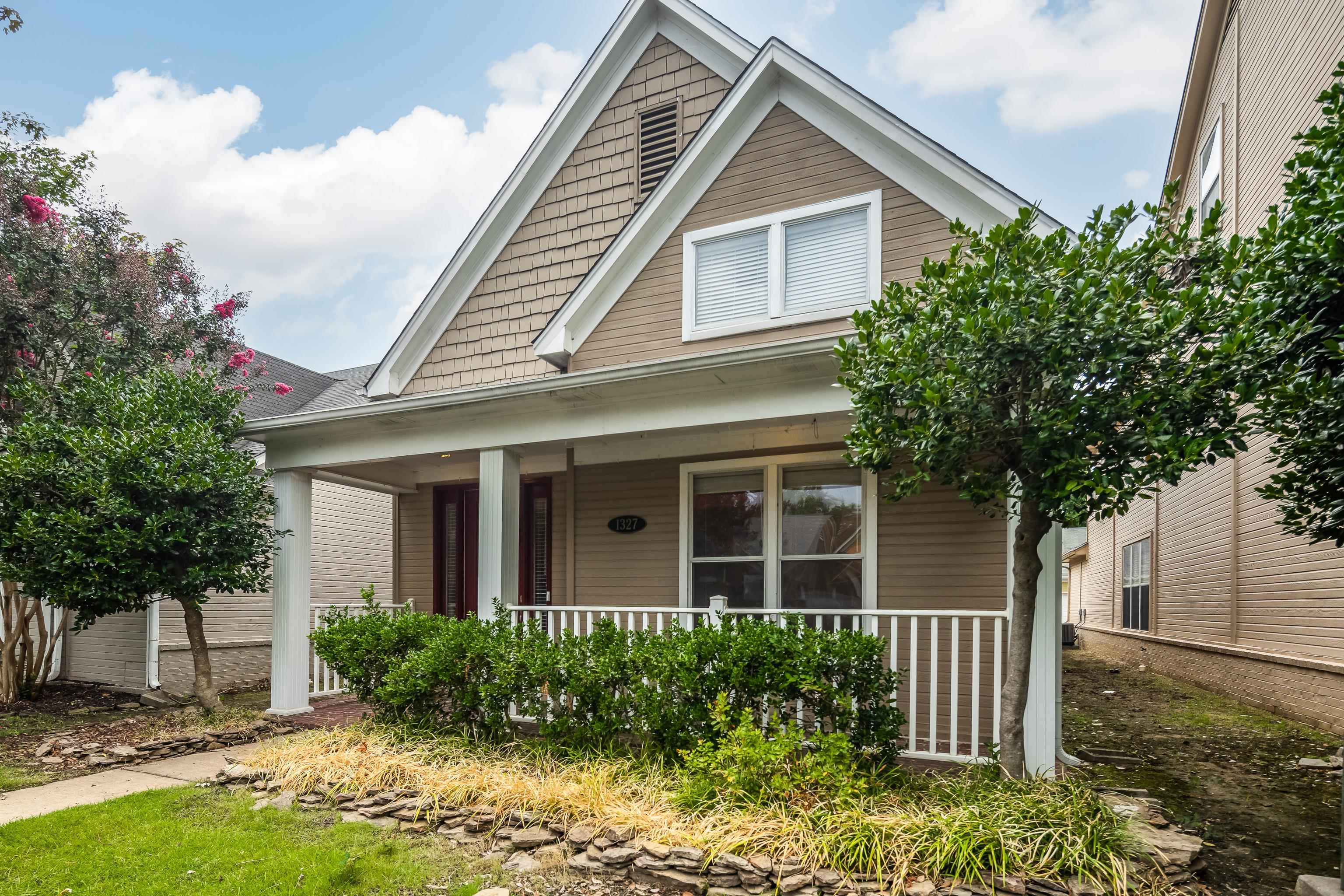 1327 Harbor Park Dr