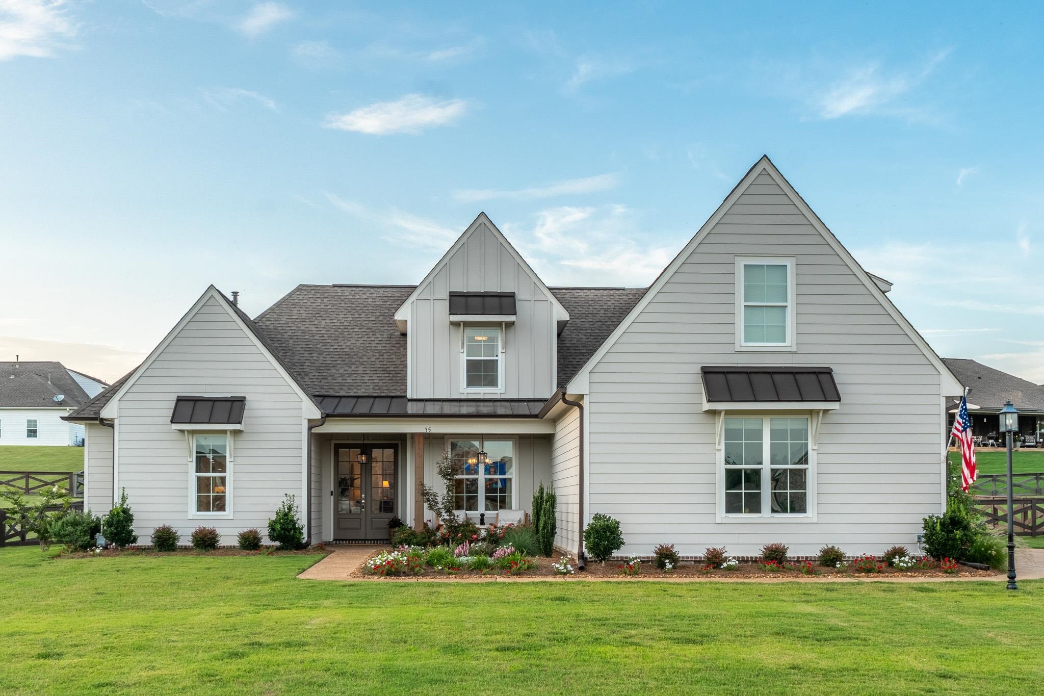 35 Farmhouse Cv