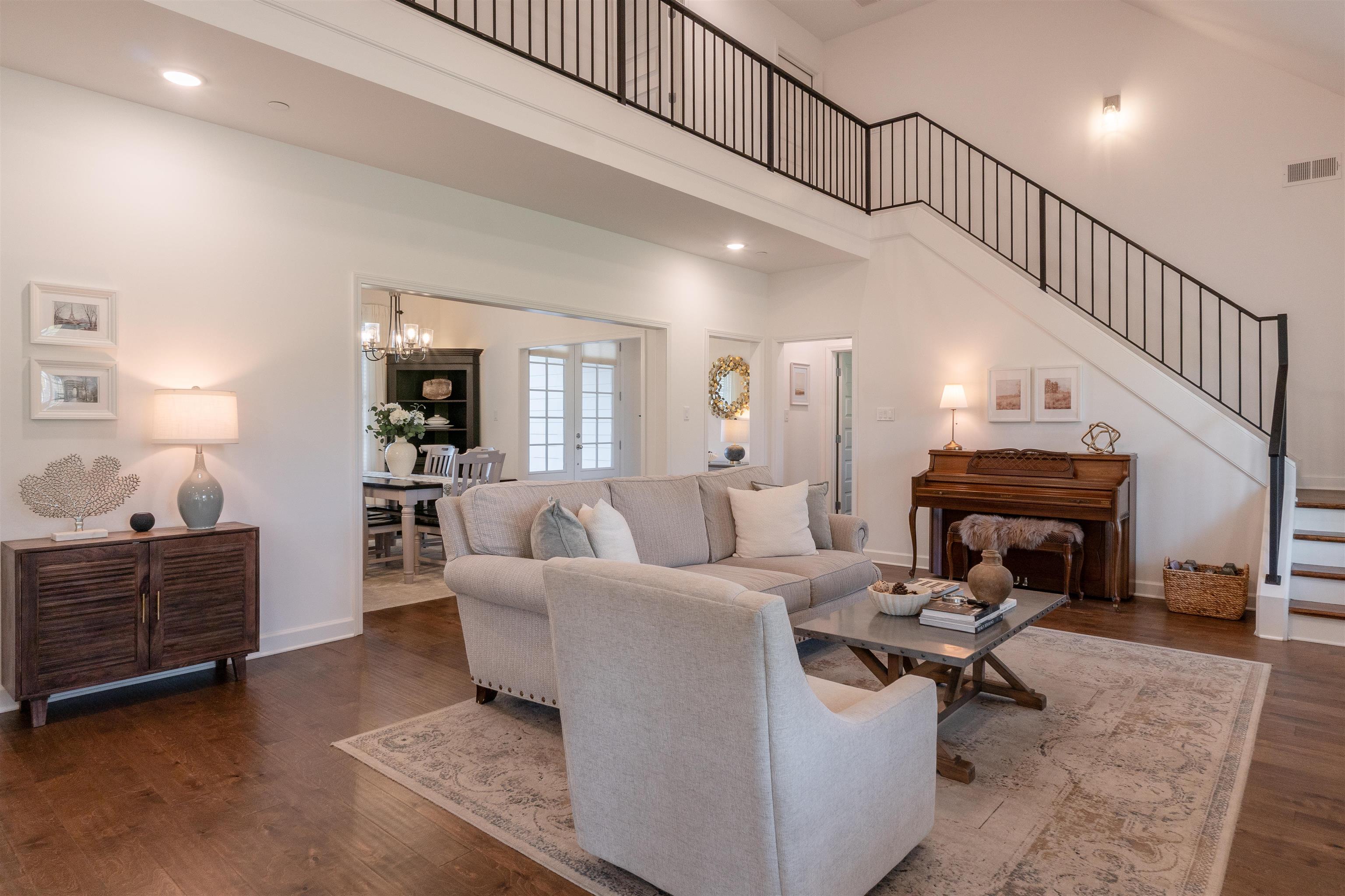 35 Farmhouse Cv