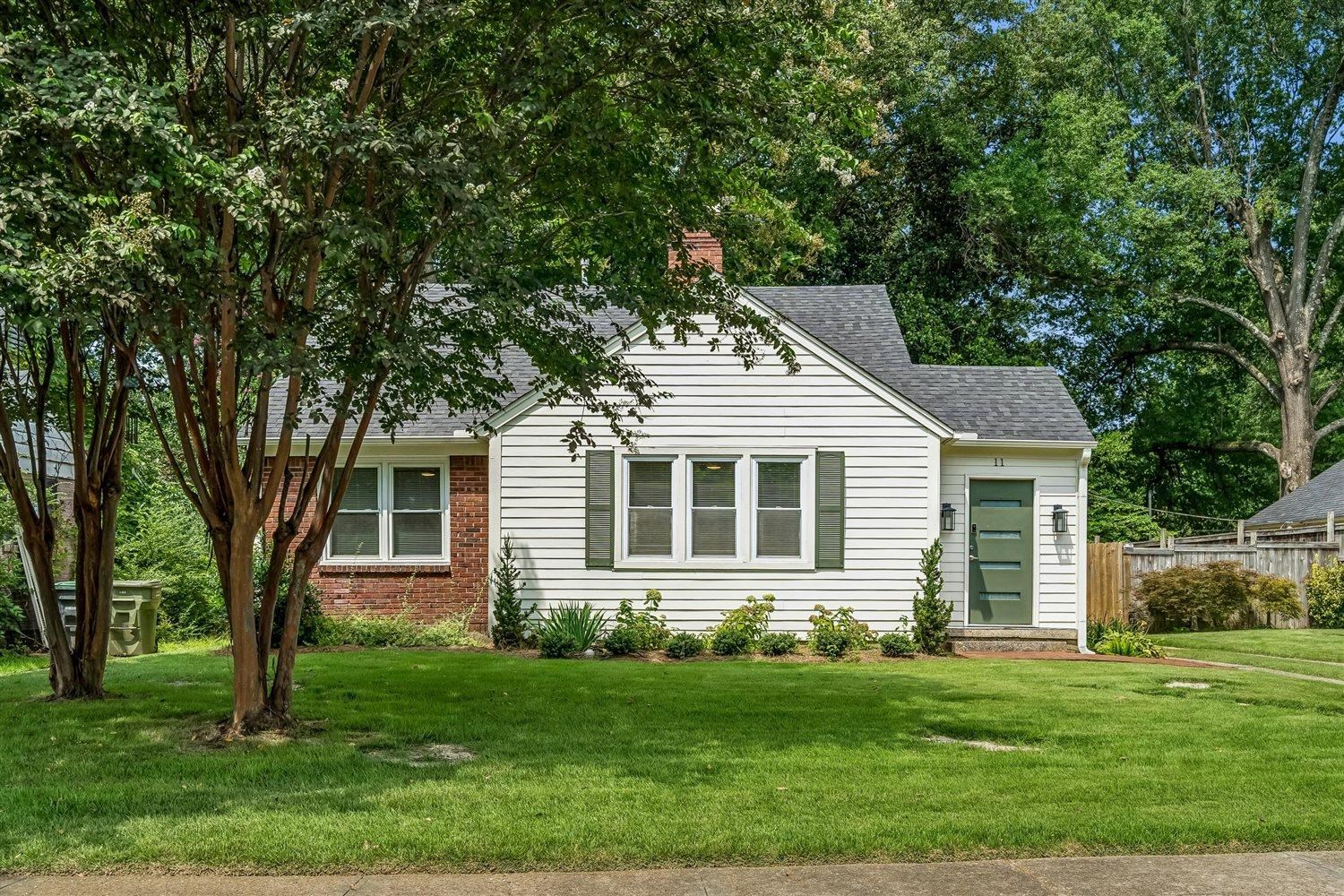 11 N Ashlawn Rd