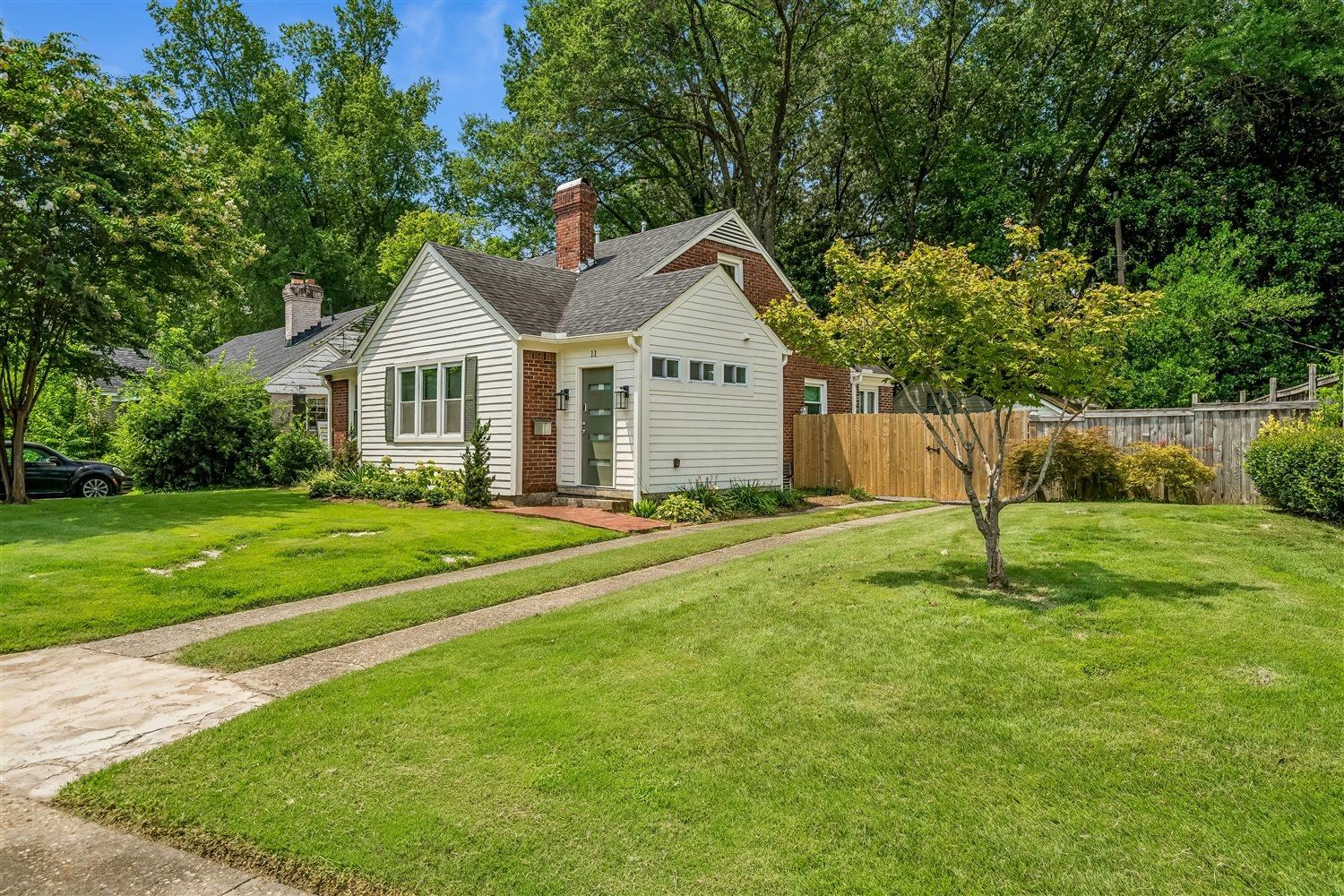 11 N Ashlawn Rd