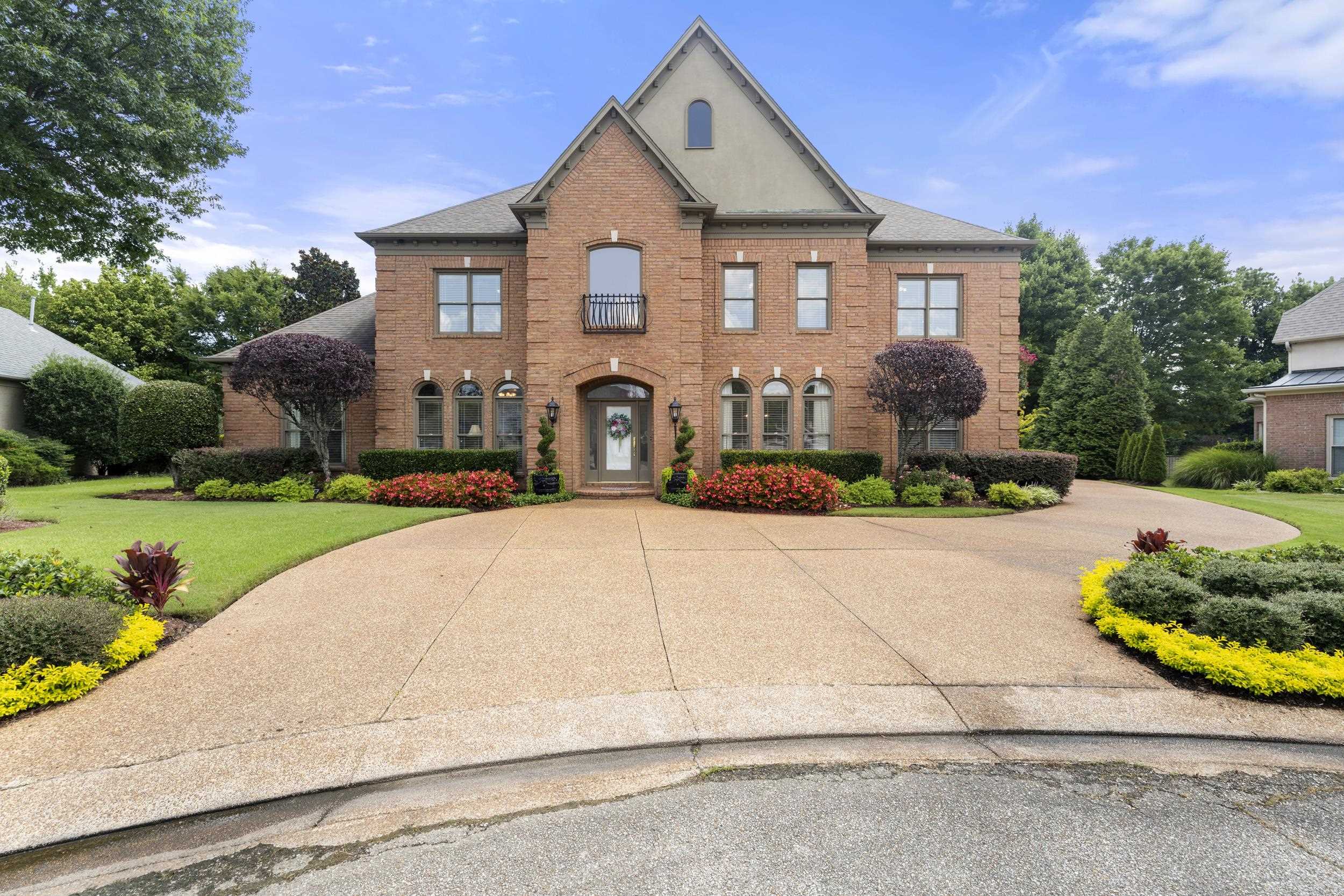 3608 Golf Walk Cir E